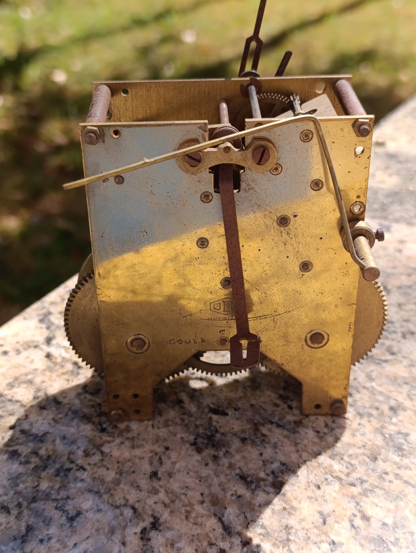 Mouvement d’horloge ancien ODO Made in France 2 trains – avec aiguilles – pièce détachée