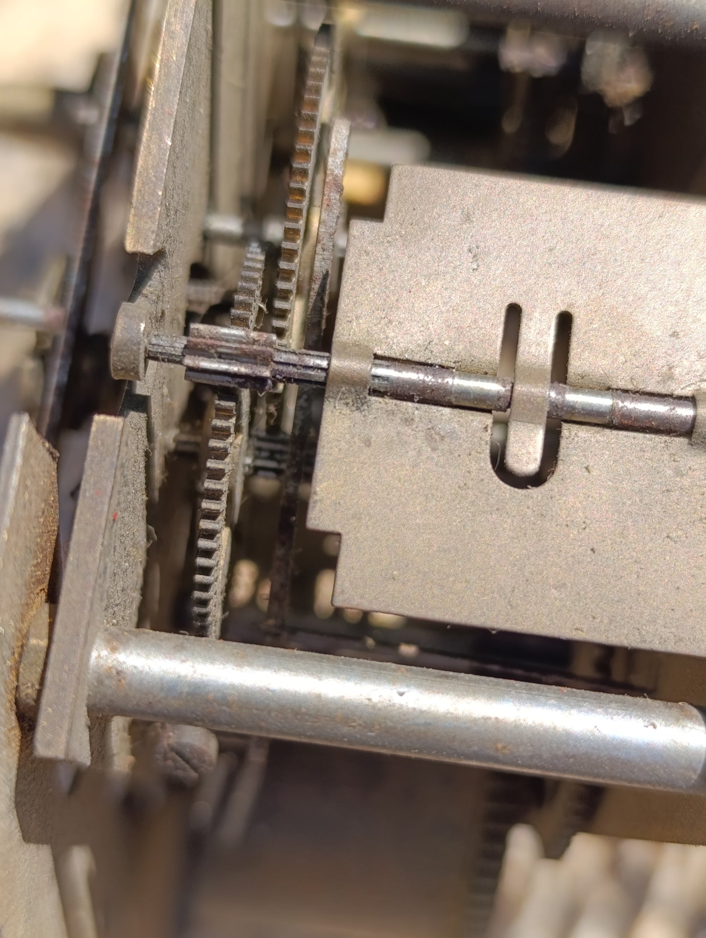 Mouvement d’horloge ancien ODO carillon 5 tiges – pièce détachée – pour restauration
