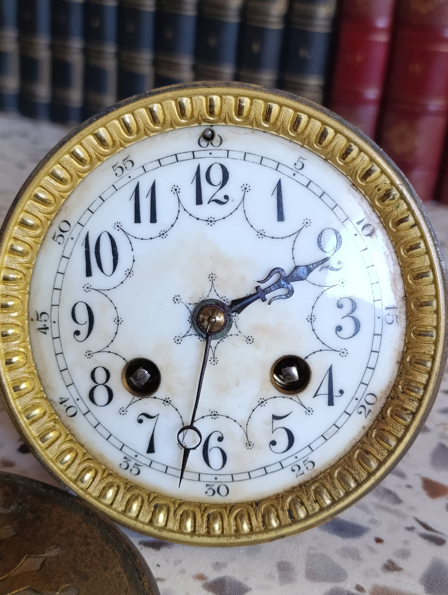 Mouvement d'horloge ancien A.D. Mougin avec cadran émaillé