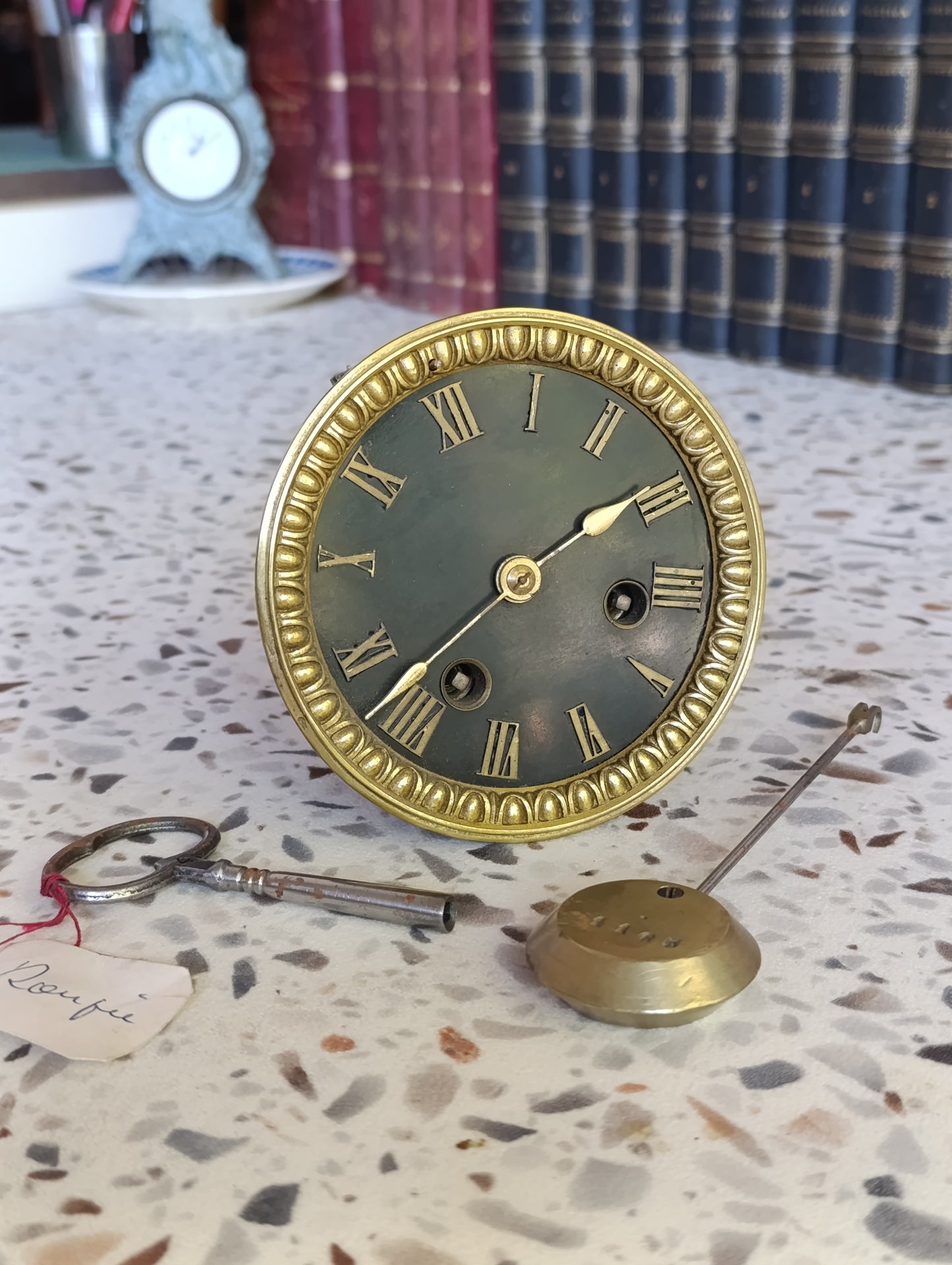 Mouvement d'horloge ancien E.Gaillot Fabt Paris avec cadran noir