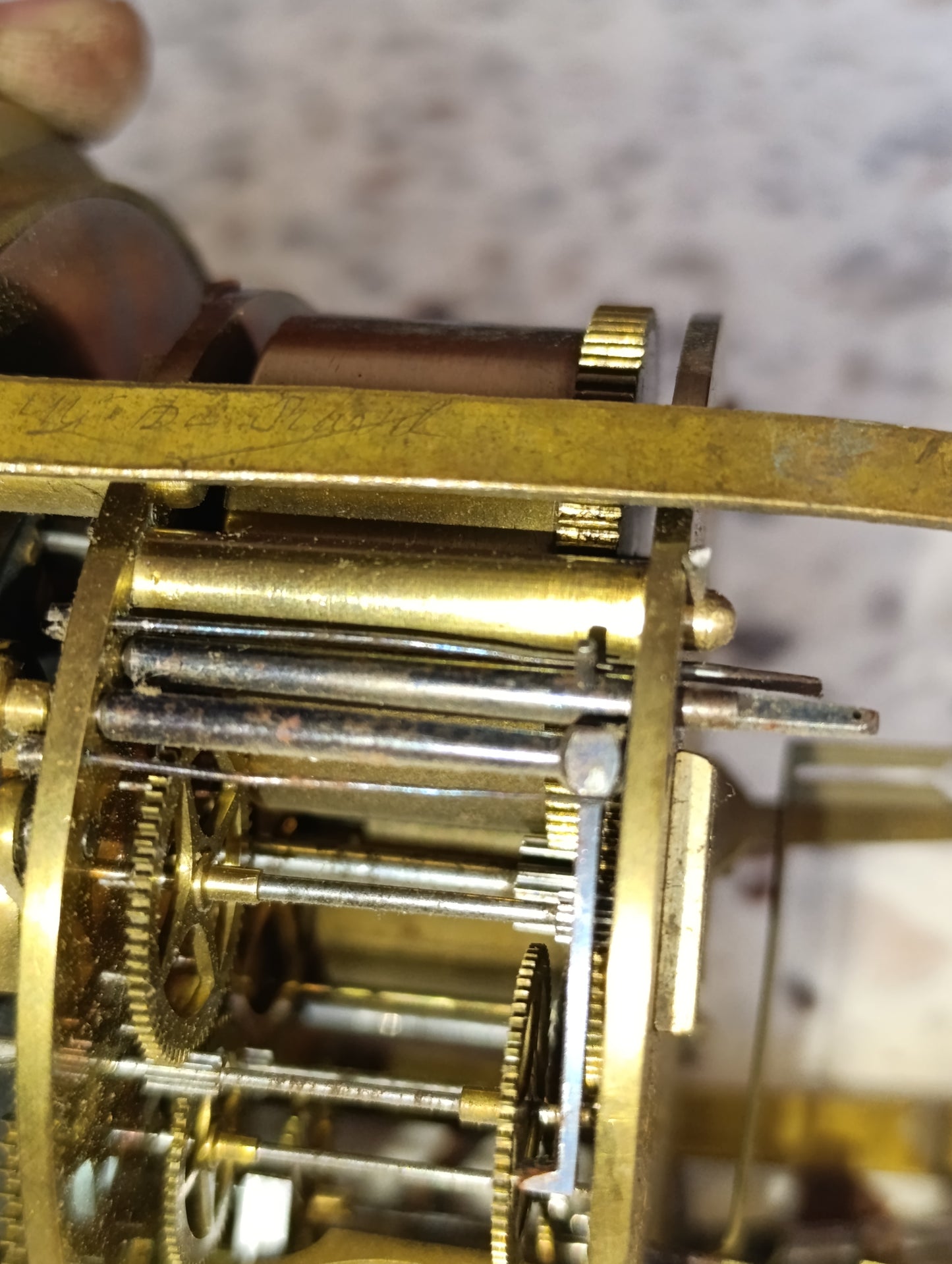 Mouvement d'horloge ancien E.Gaillot Fabt Paris avec cadran noir