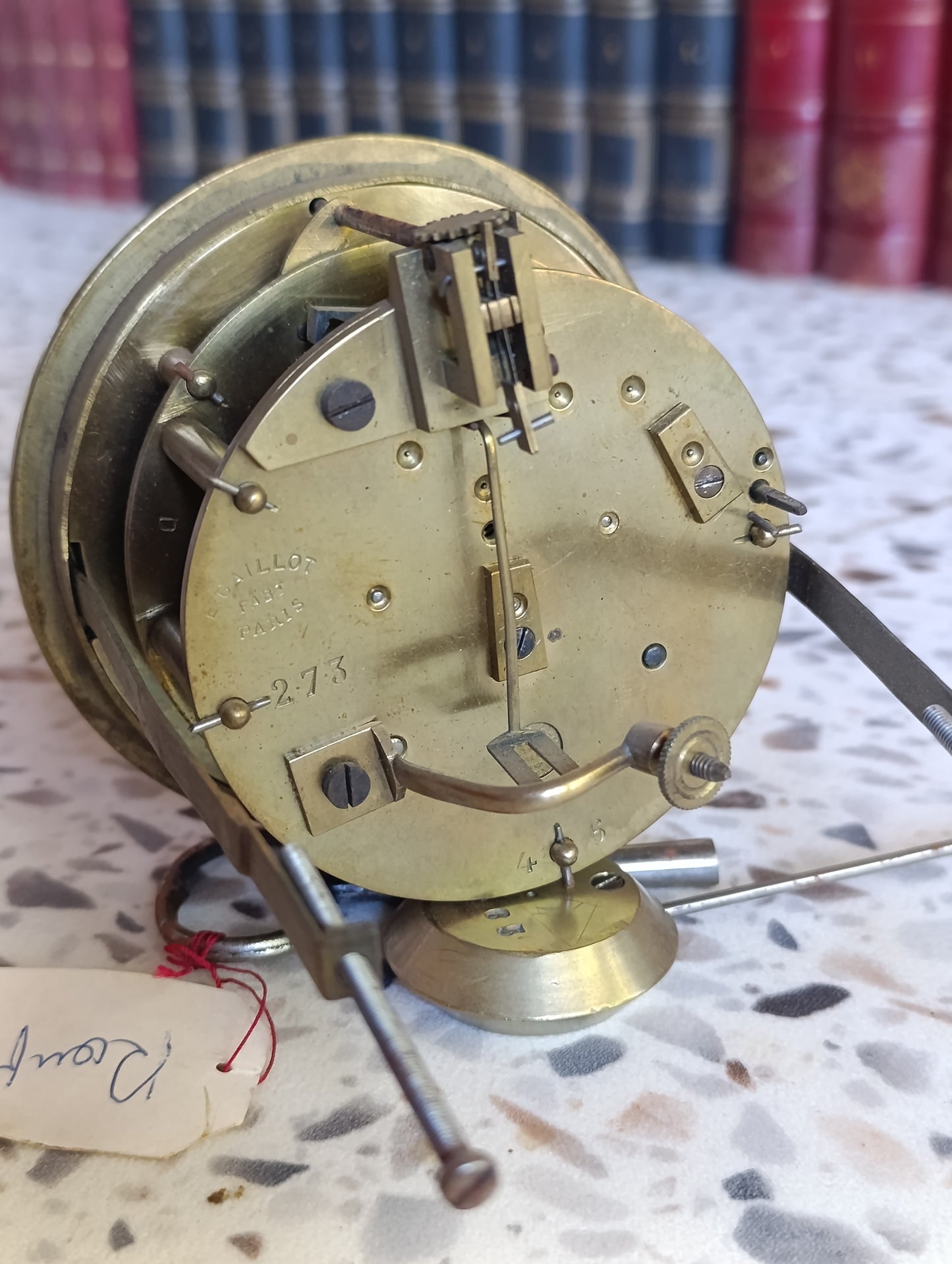 Mouvement d'horloge ancien E.Gaillot Fabt Paris avec cadran noir