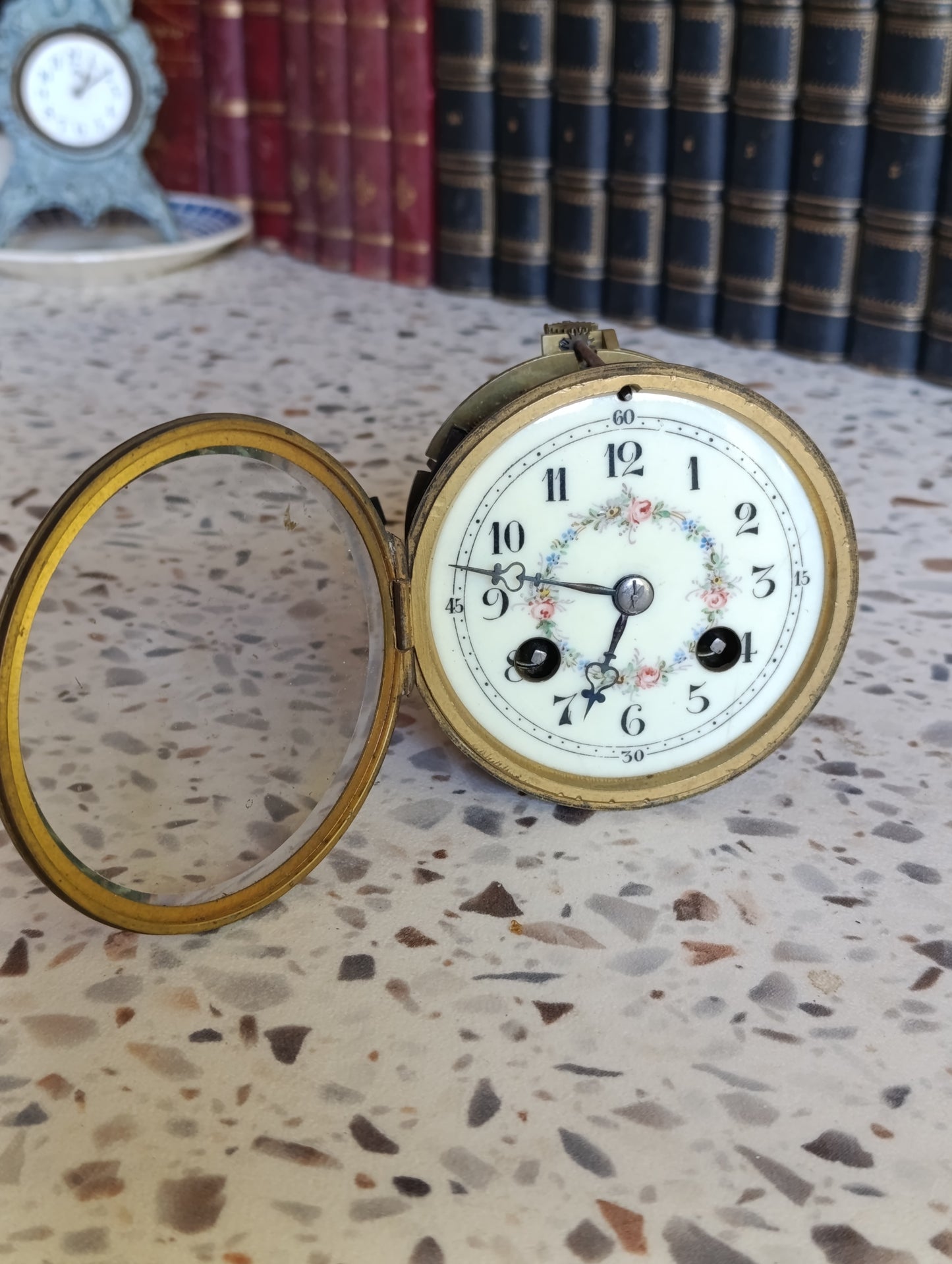 Mouvement d'horloge ancien Japy Frères avec cadran émaillé fleuri et balancier – Ø 10,6 cm