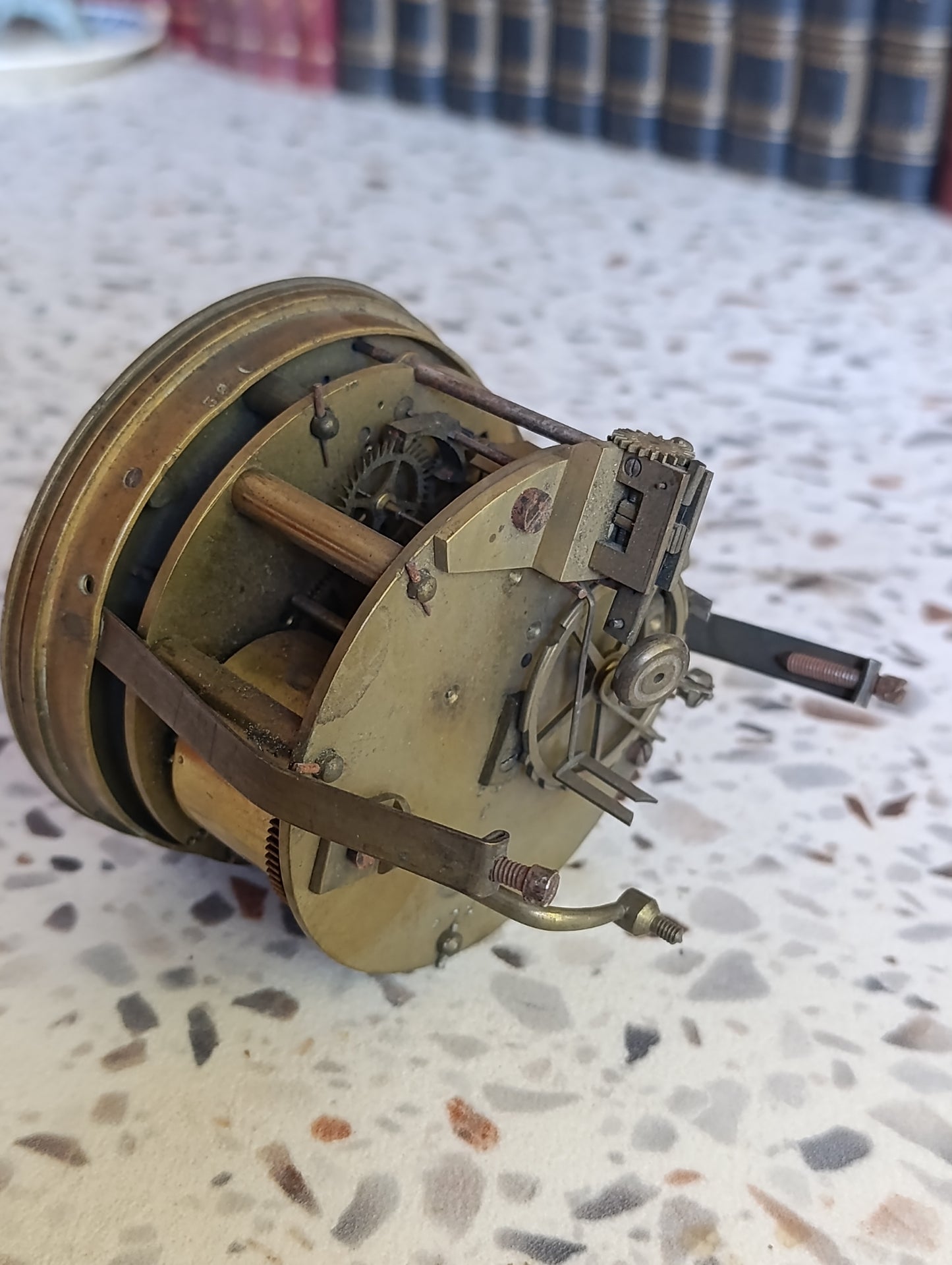 Mouvement d'horloge ancien Japy Frères avec cadran émaillé fleuri et balancier – Ø 10,6 cm