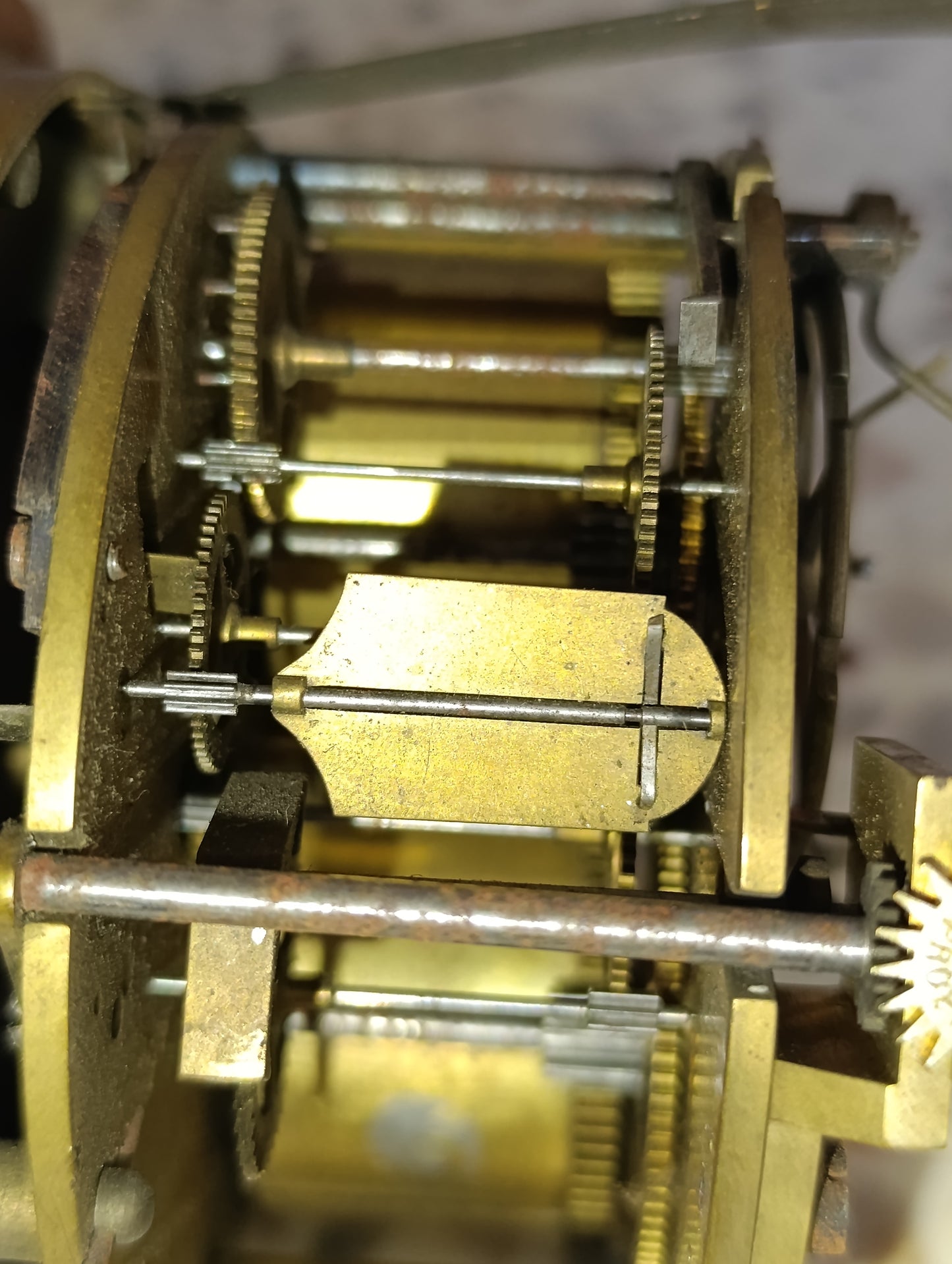 Mouvement d'horloge ancien Japy Frères avec cadran émaillé fleuri et balancier – Ø 10,6 cm