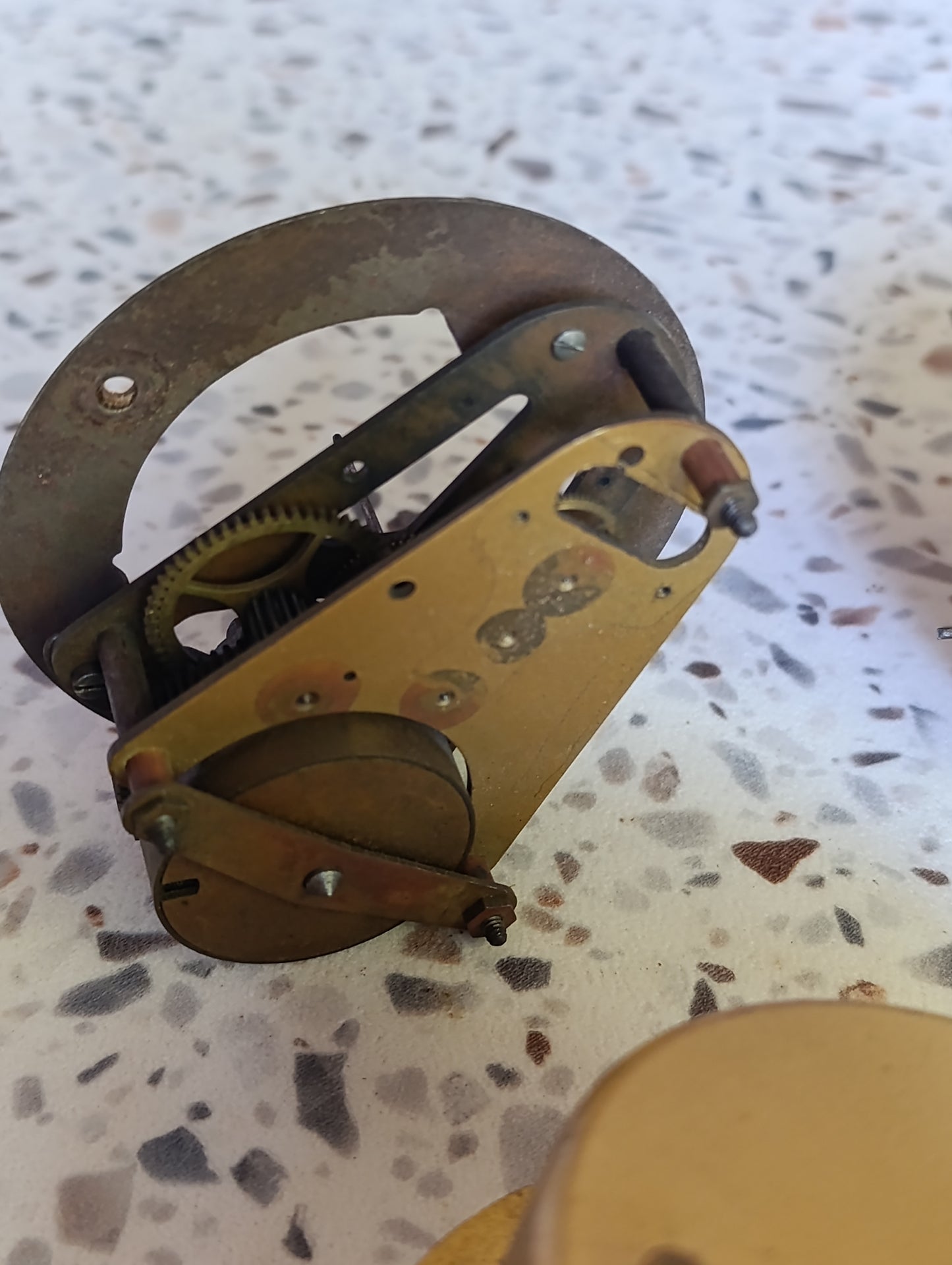 Lot de 5 mécanismes d’horlogerie anciens pour pendule et réveil – À restaurer ou pour pièces