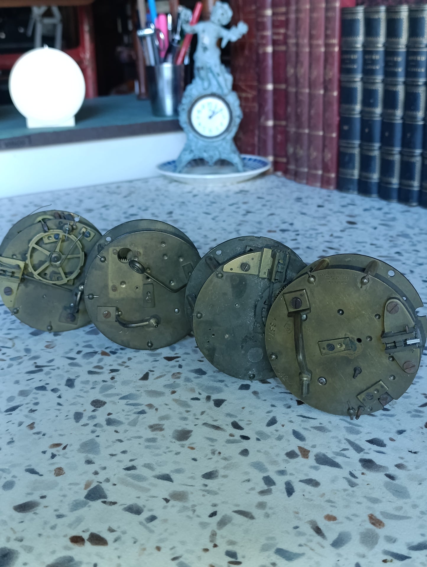 Lot de 4 mouvements de pendule ancienne ronds 91 mm pour pièces ou restauration