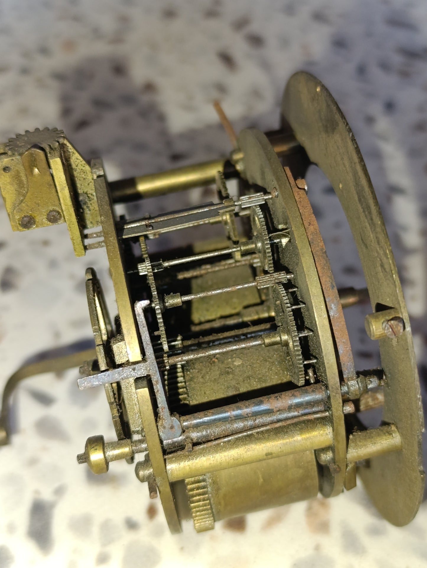 Lot de 4 mouvements d'horloge anciens et mécanisme électromagnétique pour pièces ou restauration