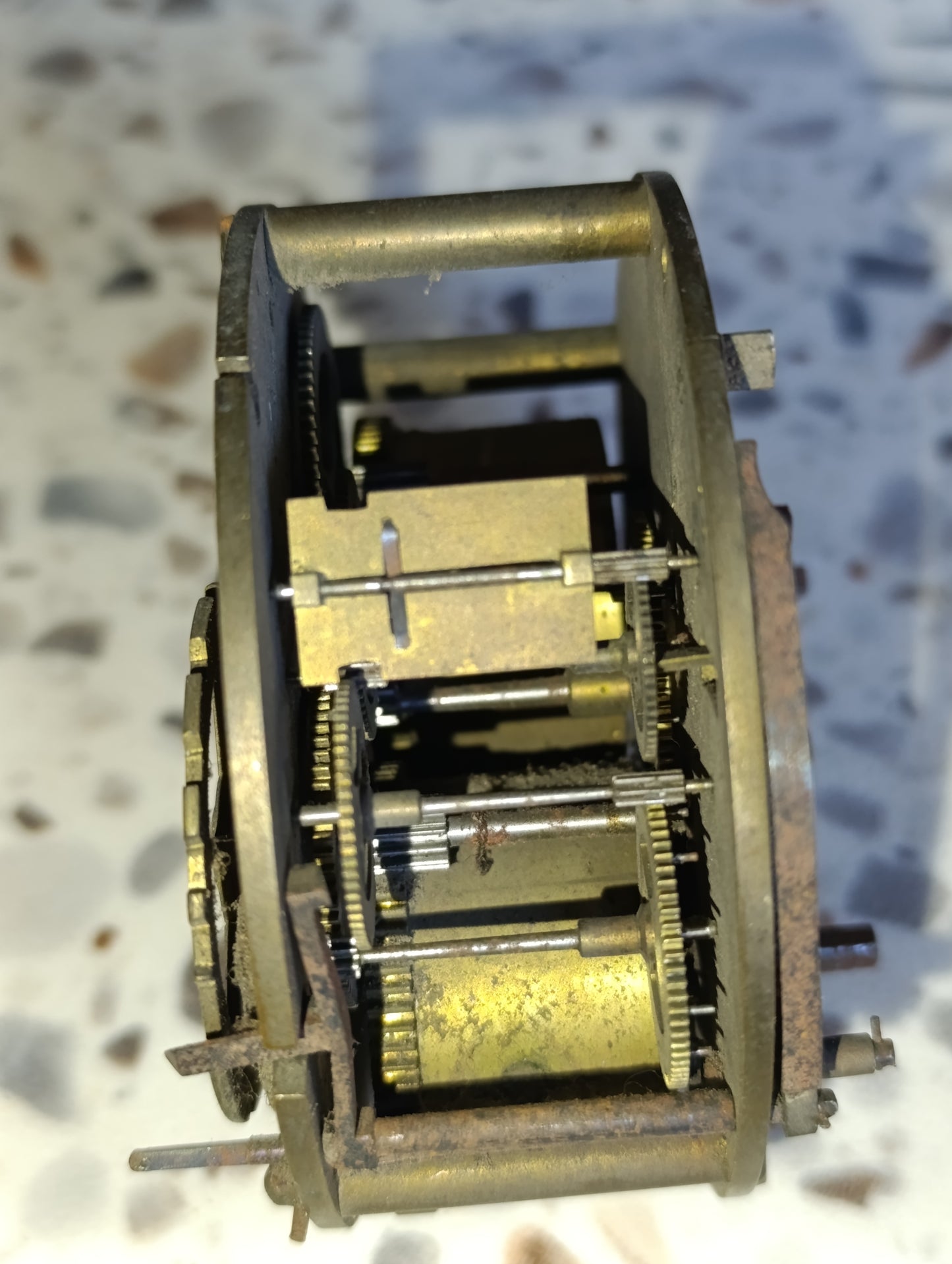 Lot de 4 mouvements d'horloge anciens et mécanisme électromagnétique pour pièces ou restauration