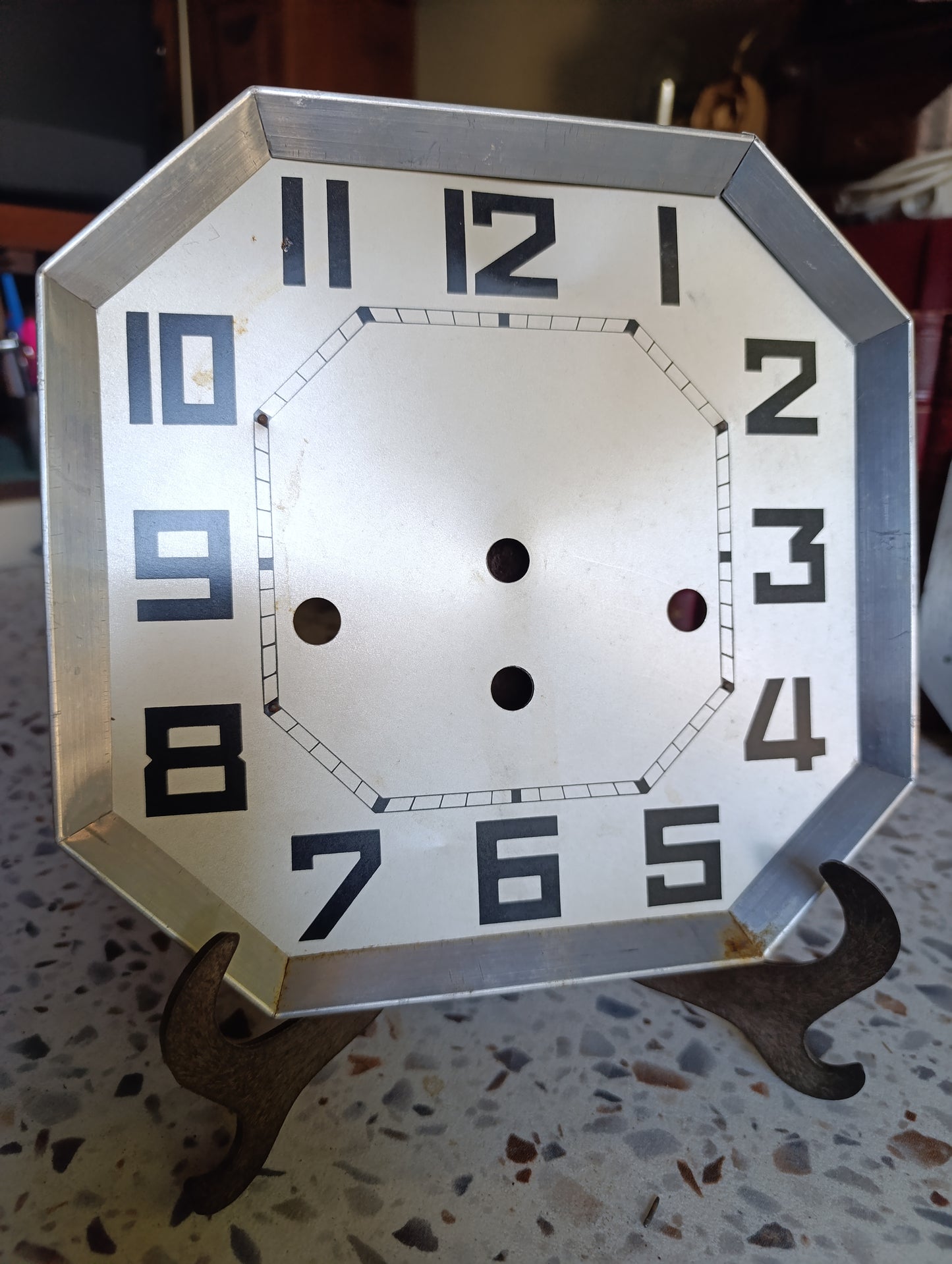 Lot de 2 cadrans octogonaux anciens pour horloge ou pendule Art Déco – Aluminium et tôle