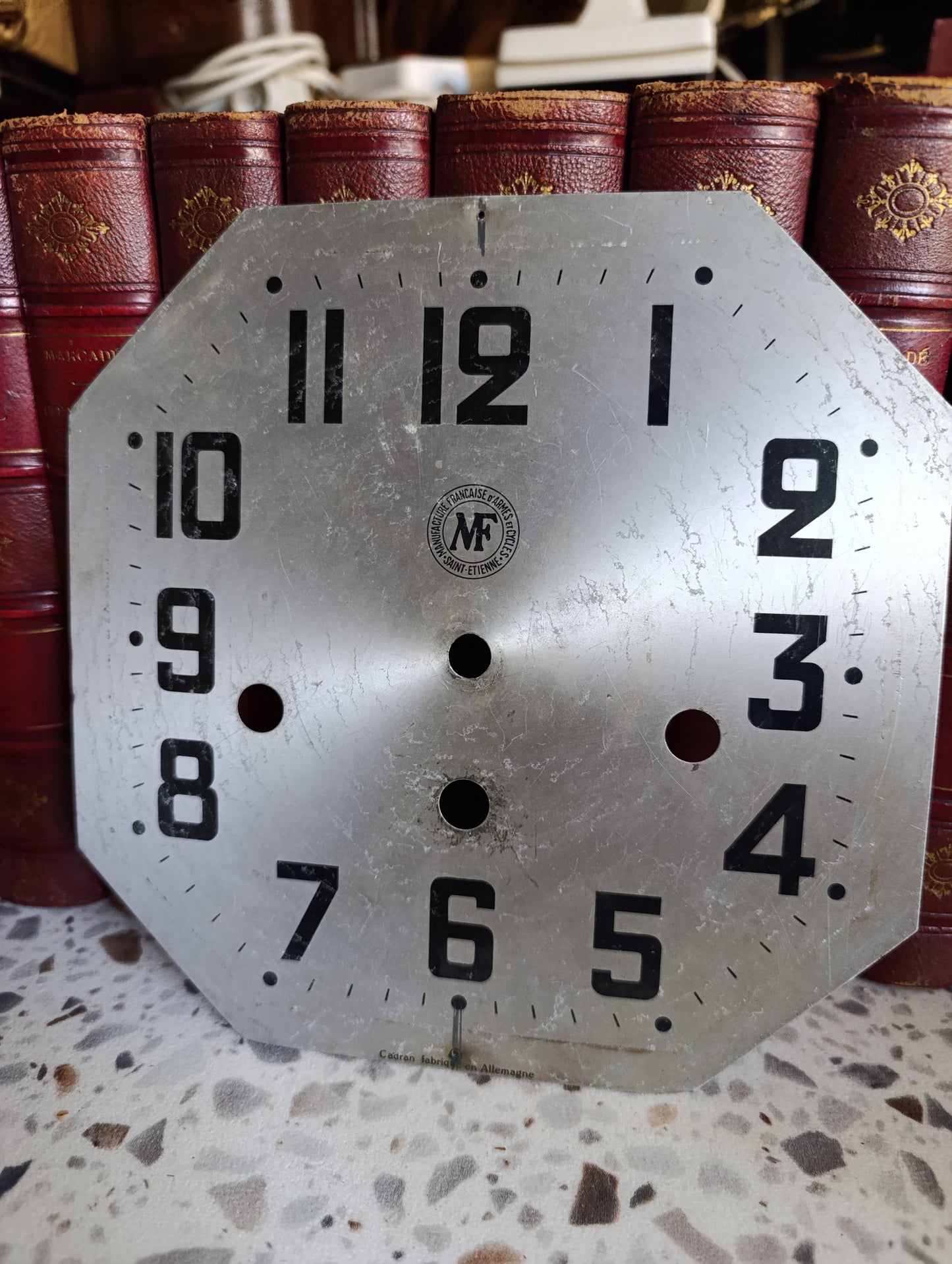 Lot de 2 cadrans octogonaux anciens pour horloge ou pendule Art Déco – Aluminium et tôle