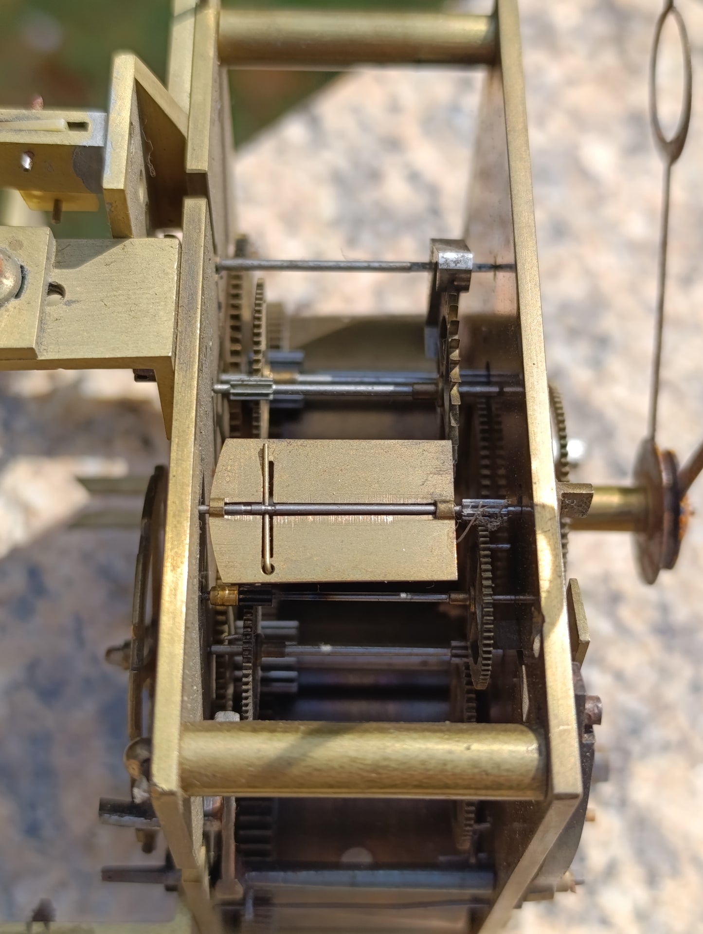Mouvement ancien de pendule Lamy Frères – Grande Médaille d'Honneur – Mécanisme 2 trains avec balancier – 10,1 cm