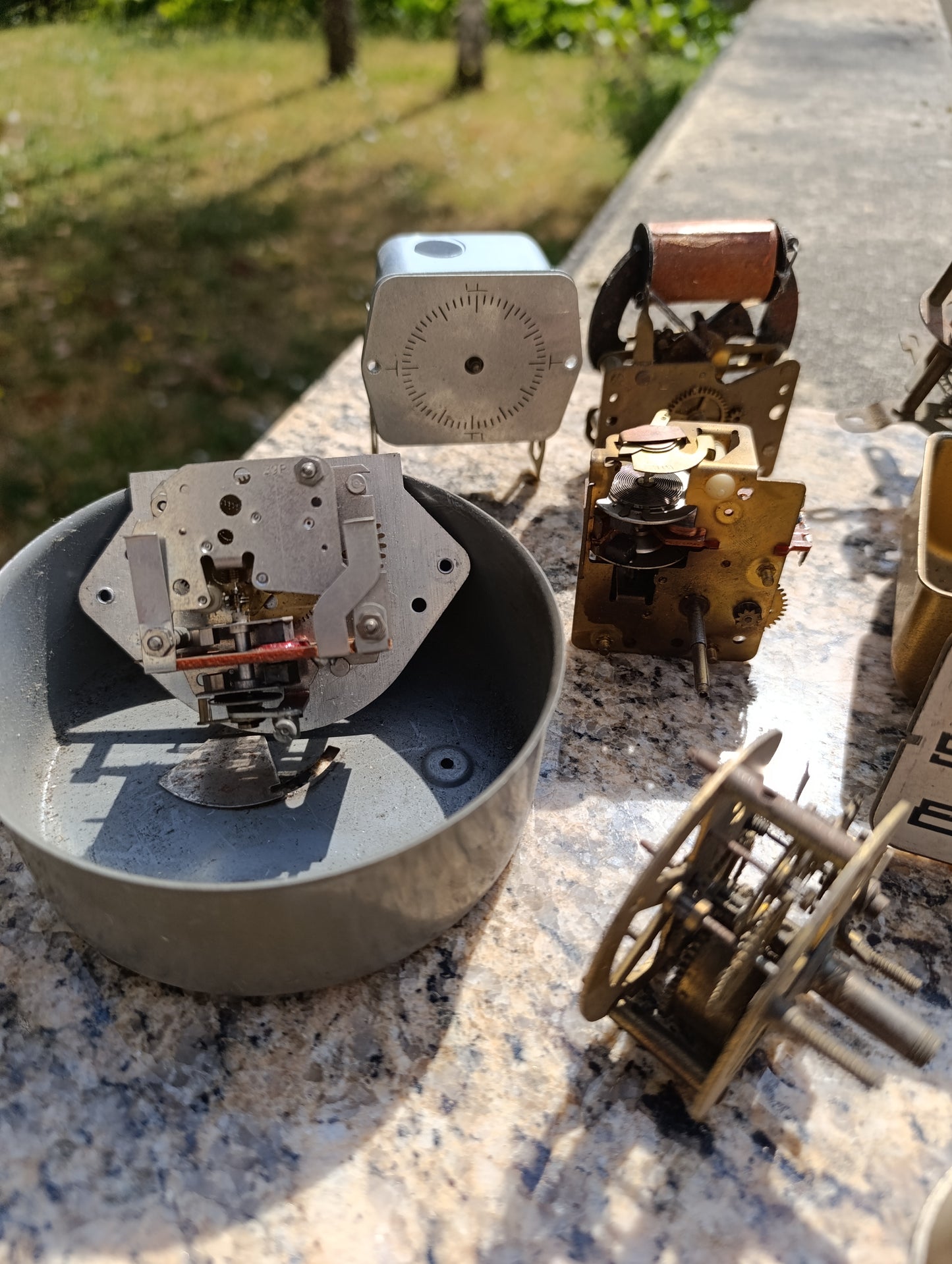 Lot de 7 mécanismes anciens d'horloge et de réveil – Pièces détachées et restauration