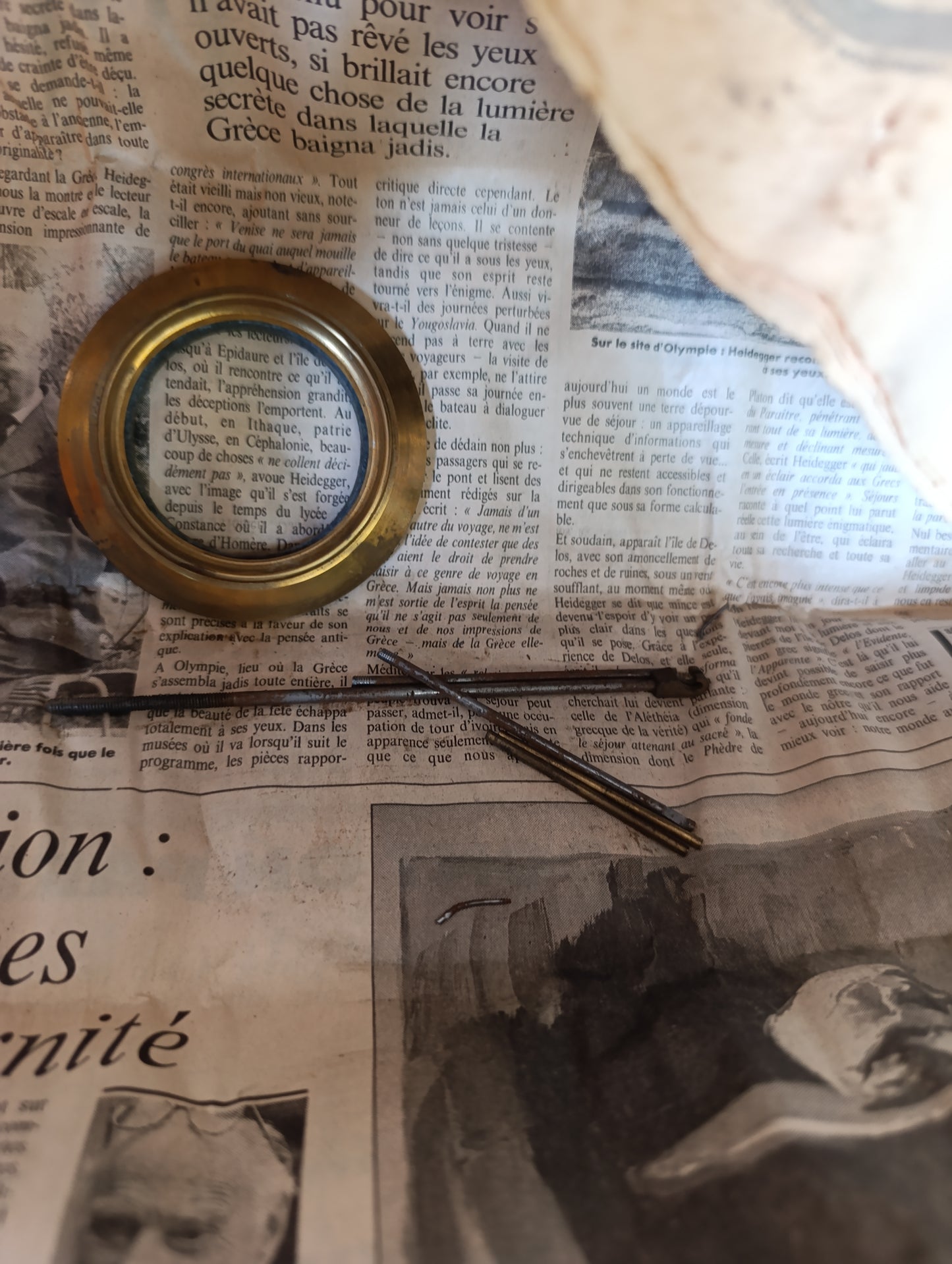 Lot de pièces détachées pour horloge ancienne – Colonnes en bois, cadrans, lunettes, boîtier, mécanisme et accessoires