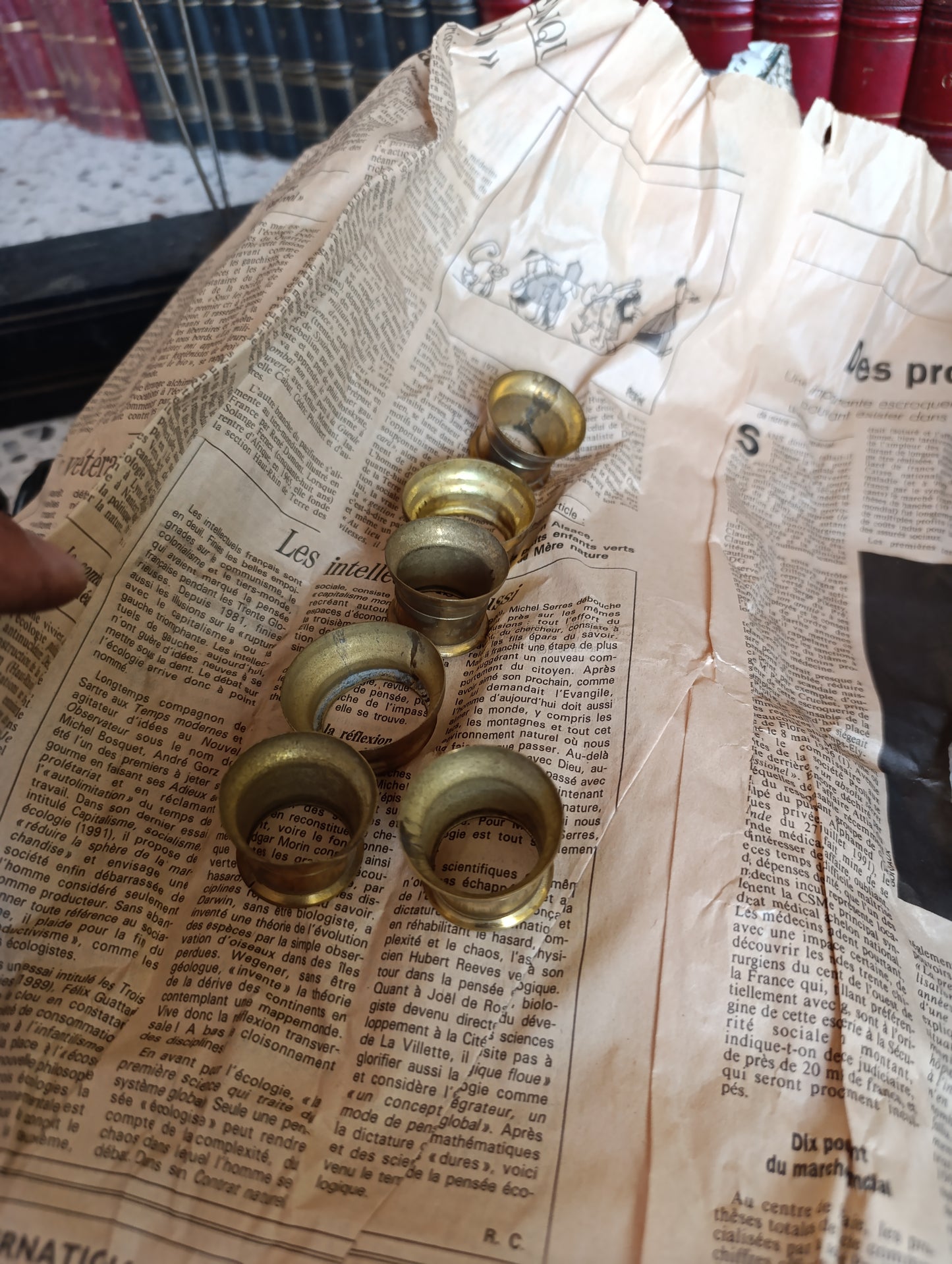 Lot de pièces détachées pour horloge ancienne – Colonnes en bois, cadrans, lunettes, boîtier, mécanisme et accessoires