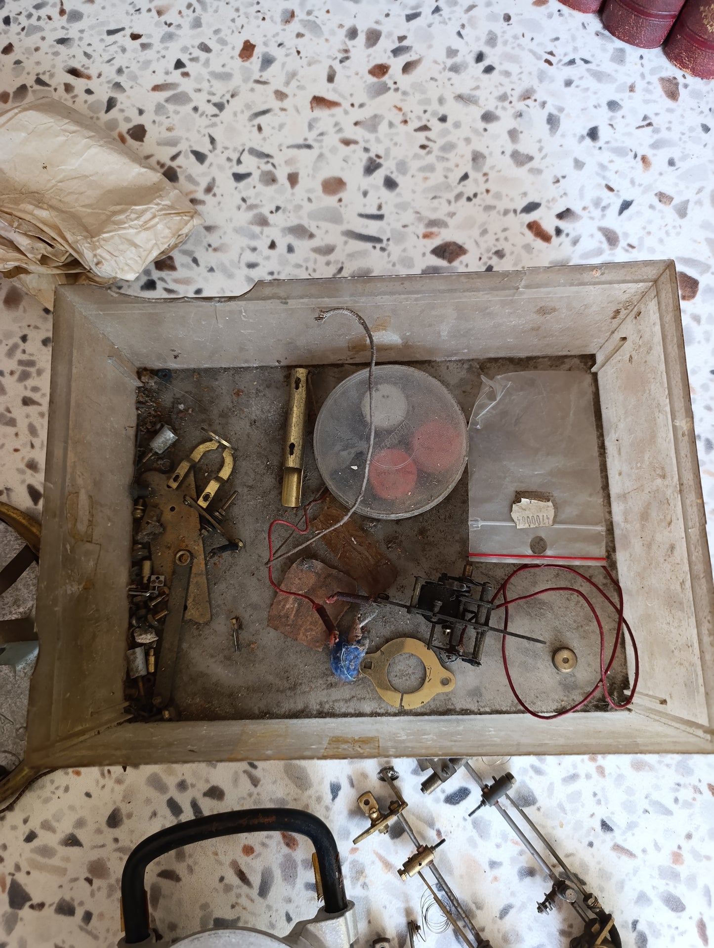 Lot de pièces d'horloge Bulle Clock – Cadran, mécanismes et composants anciens pour restauration