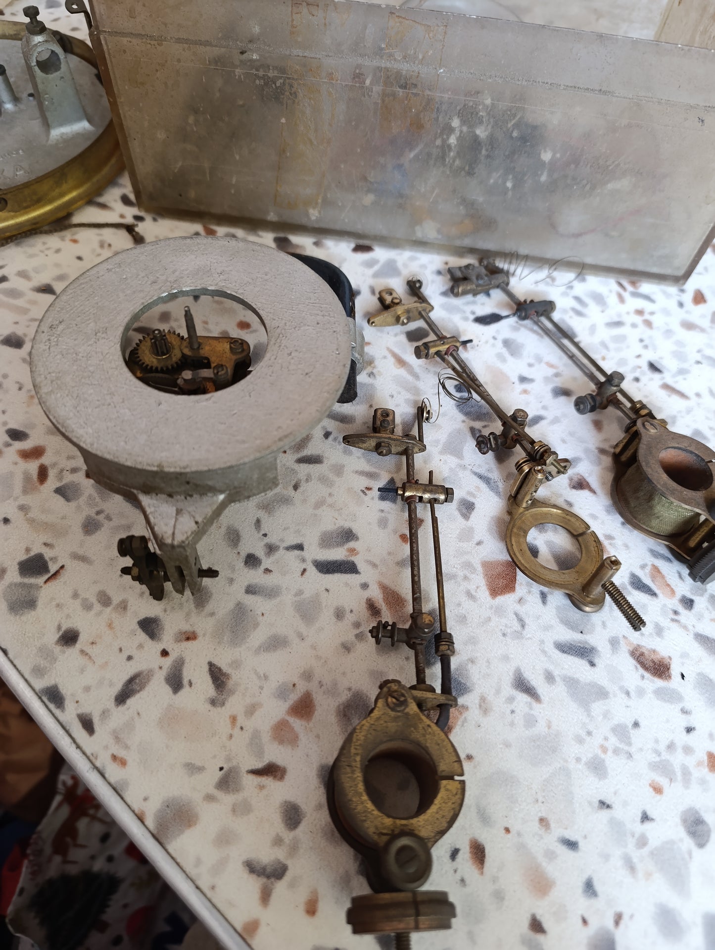 Lot de pièces d'horloge Bulle Clock – Cadran, mécanismes et composants anciens pour restauration