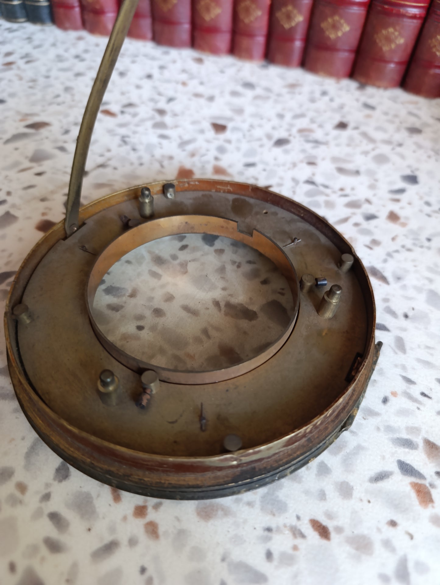 Mouvement ancien d’horloge mécanique avec cadran émaillé à chiffres romains – Lot de pièces pour restauration