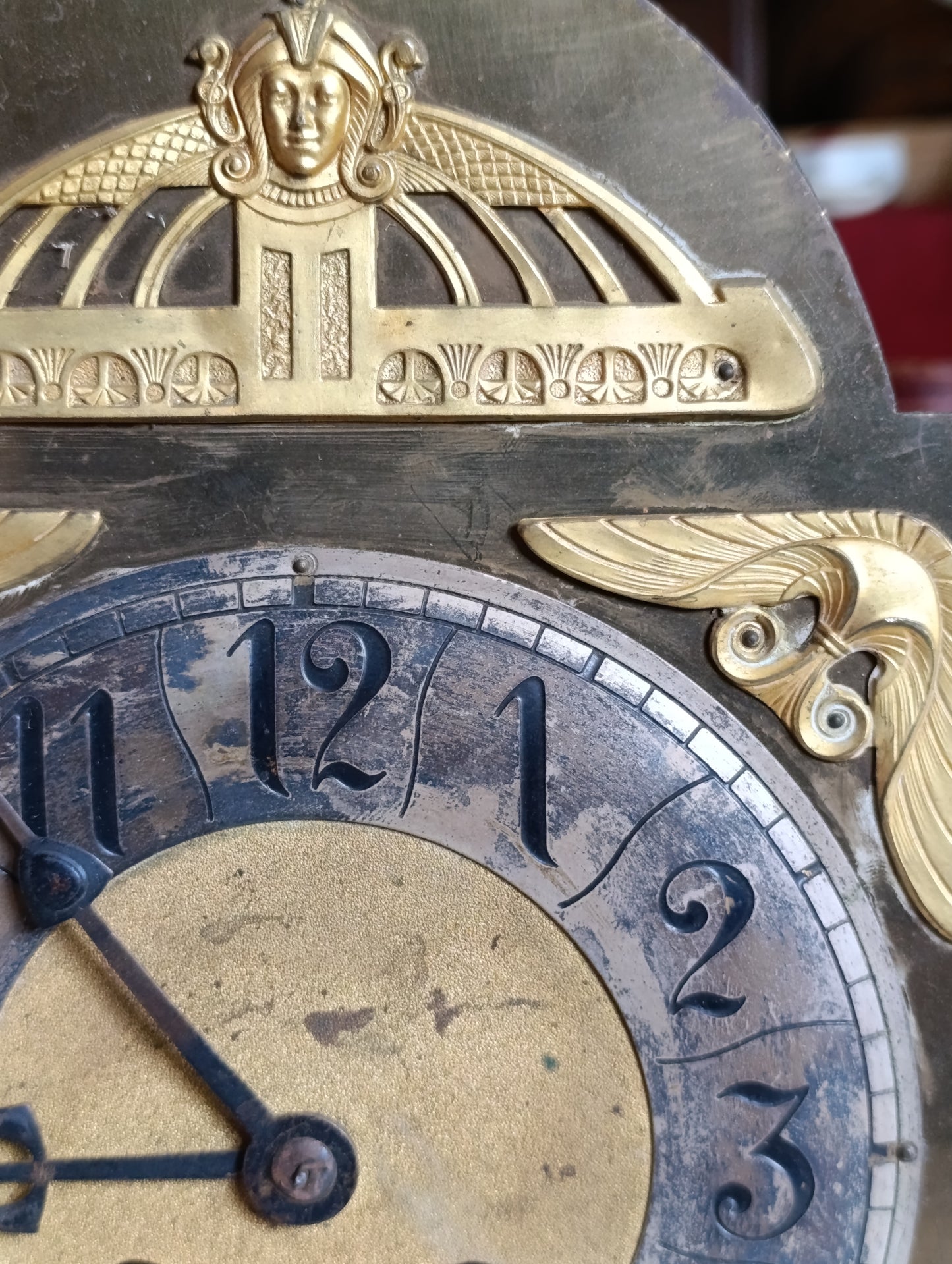 Platine de cadran Art Déco ancienne avec mécanisme de sonnerie, aiguilles et timbre – Horloge à restaurer