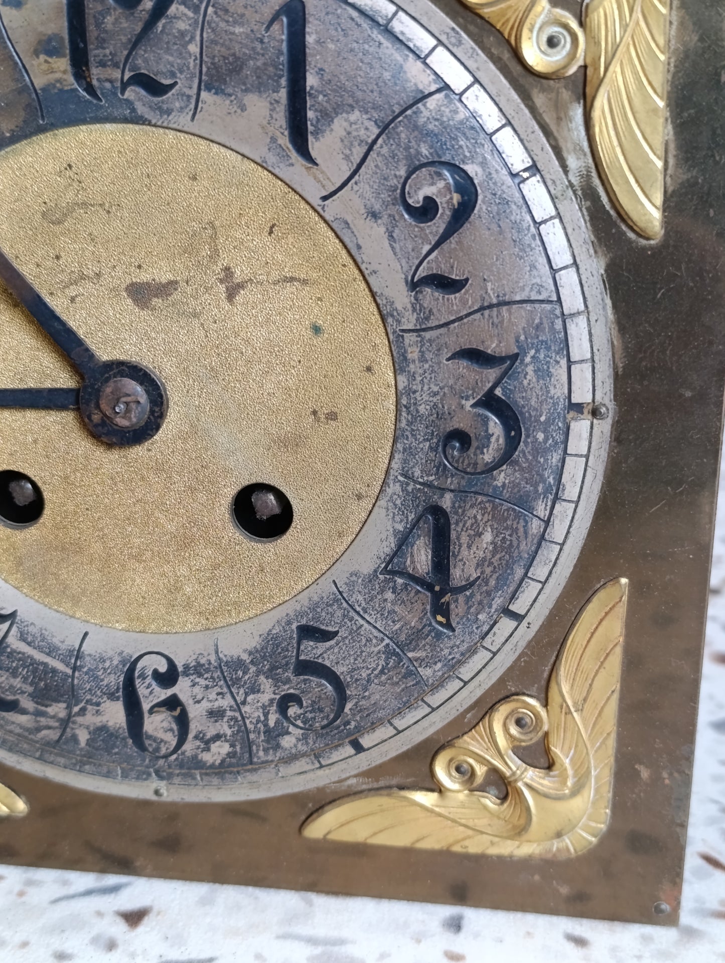 Platine de cadran Art Déco ancienne avec mécanisme de sonnerie, aiguilles et timbre – Horloge à restaurer