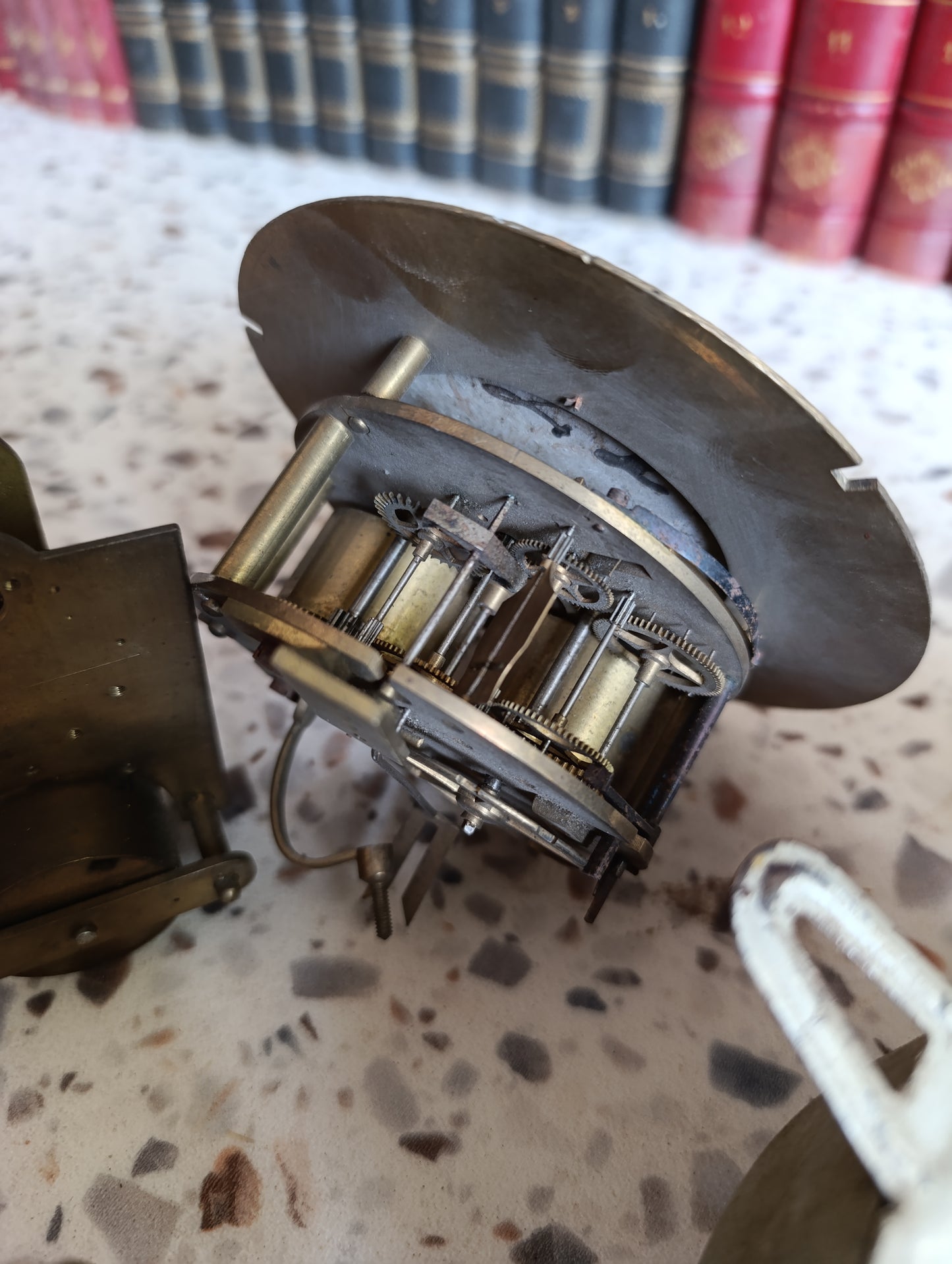 Lot de 5 mécanismes d’horloges et réveils anciens avec cadrans – Pour pièces ou restauration