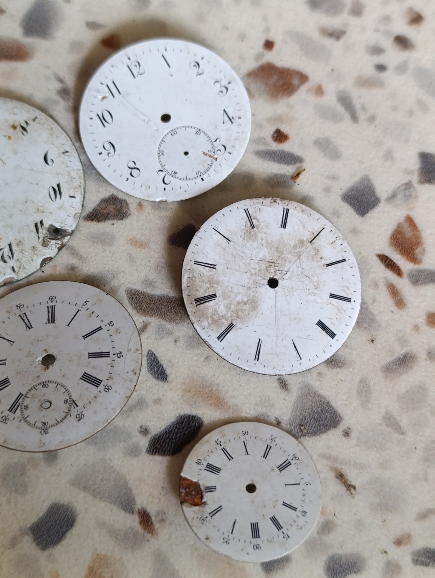 Lot de 9 cadrans émaillés anciens pour montres à gousset et pendulettes – Pièces d'horlogerie