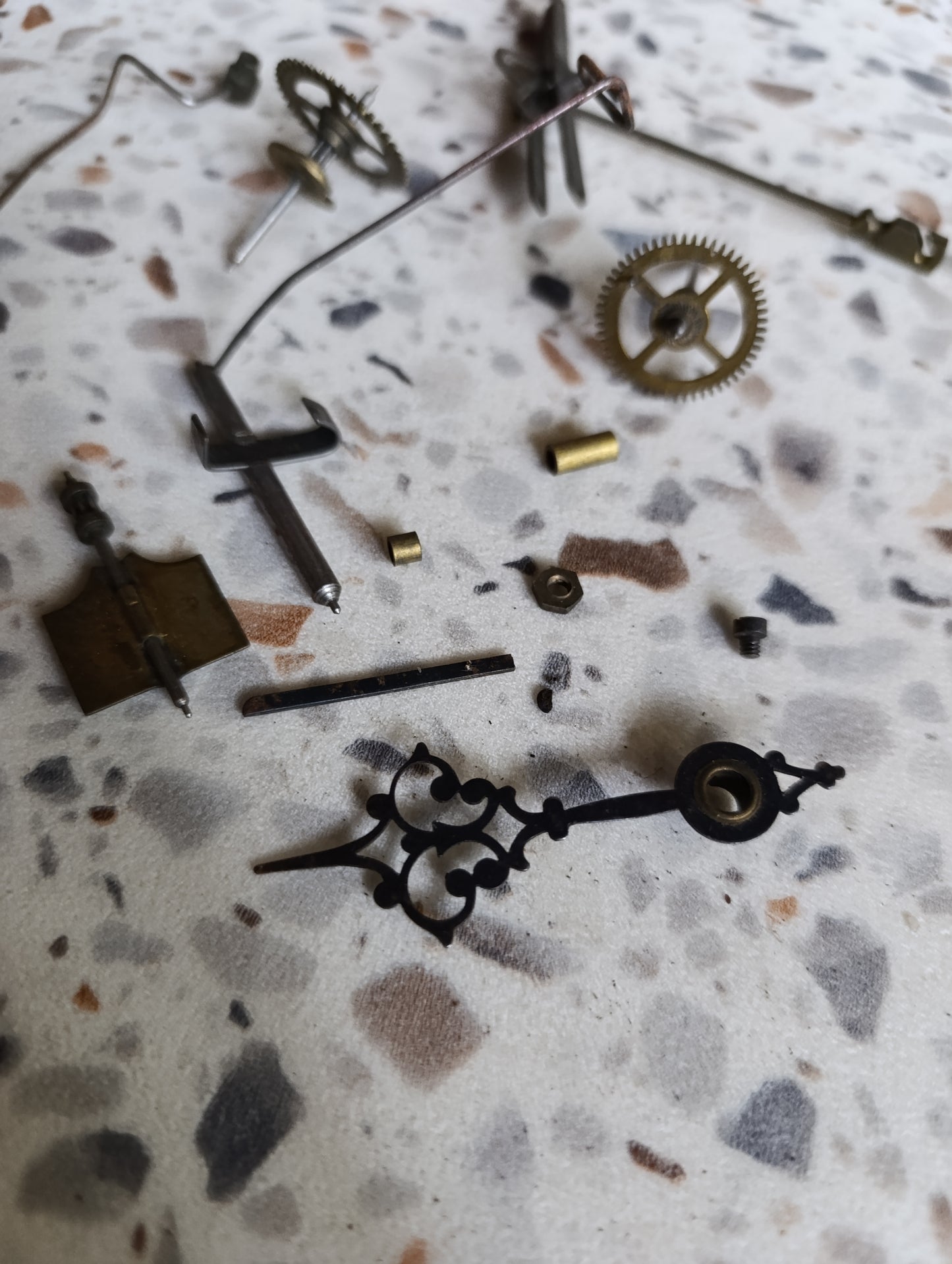 Lot de pièces anciennes d'horlogerie pour pendule