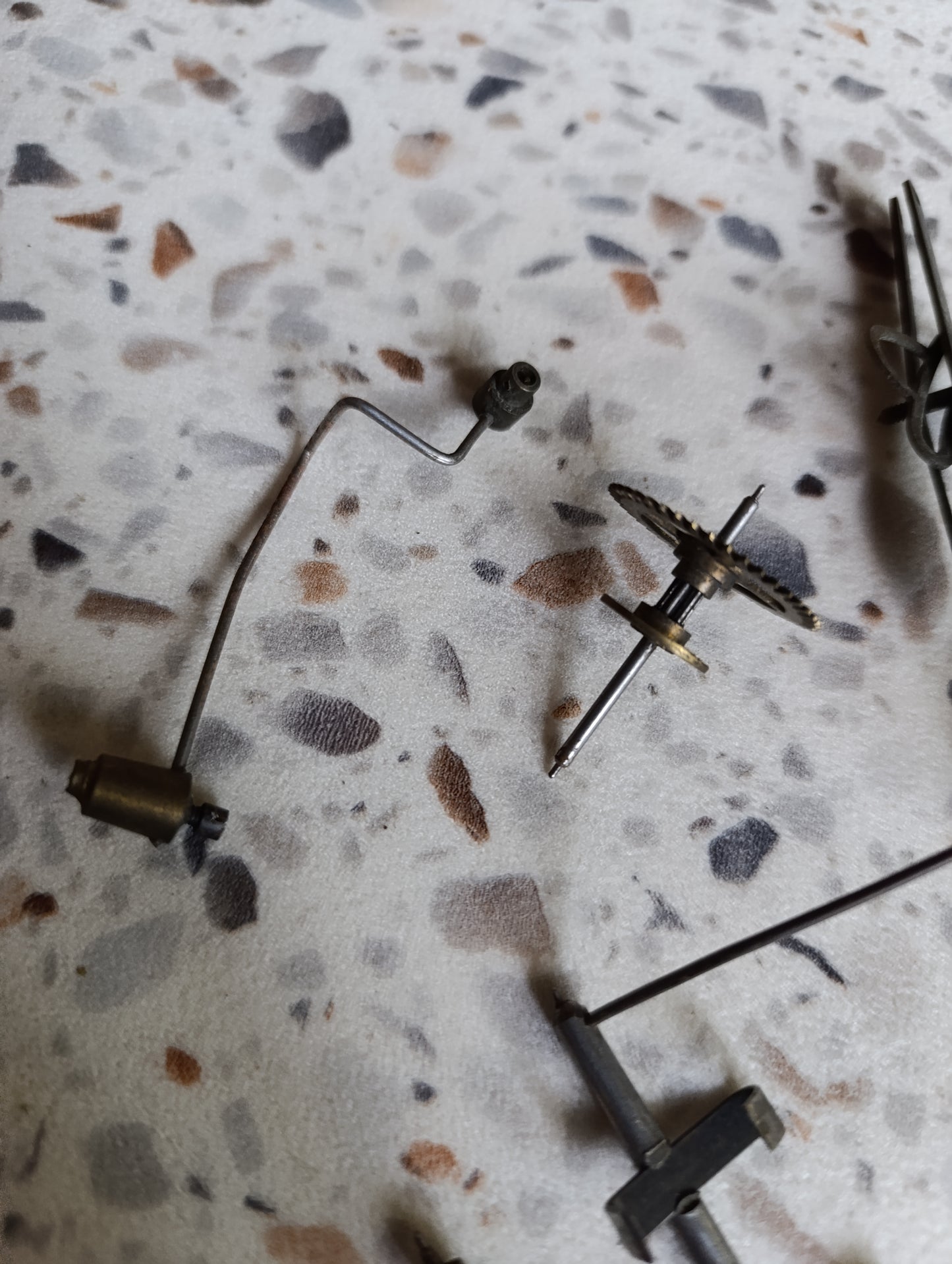 Lot de pièces anciennes d'horlogerie pour pendule