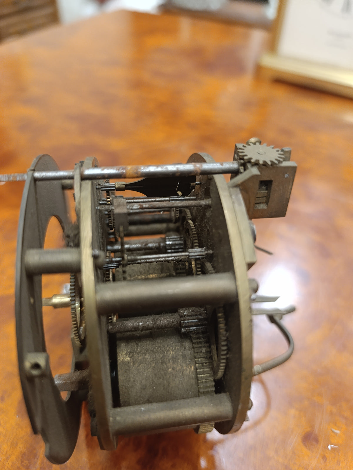 Mouvement d'horloge ancien mécanique 8,2 cm à sonnerie – Pour restauration