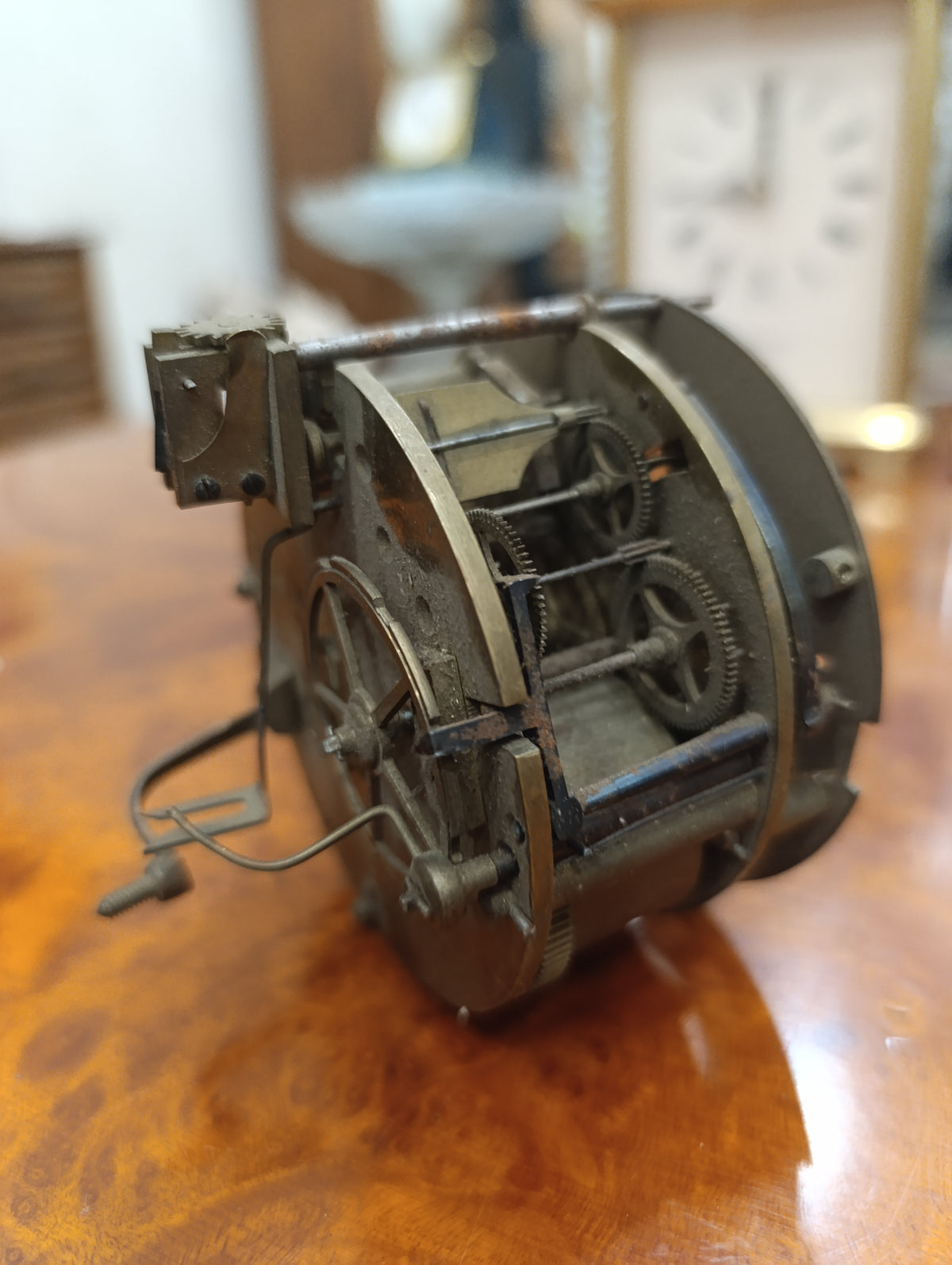 Mouvement d'horloge ancien mécanique 8,2 cm à sonnerie – Pour restauration