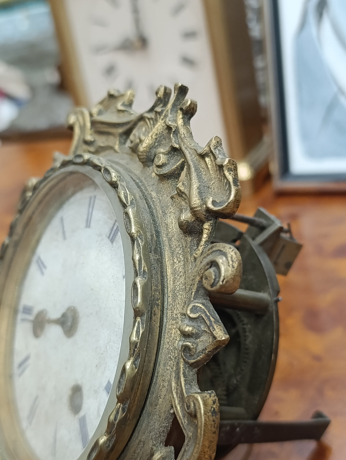 Pendule ancienne style Louis XV – Mouvement Médaille d'Or Paris 1827 à restaurer
