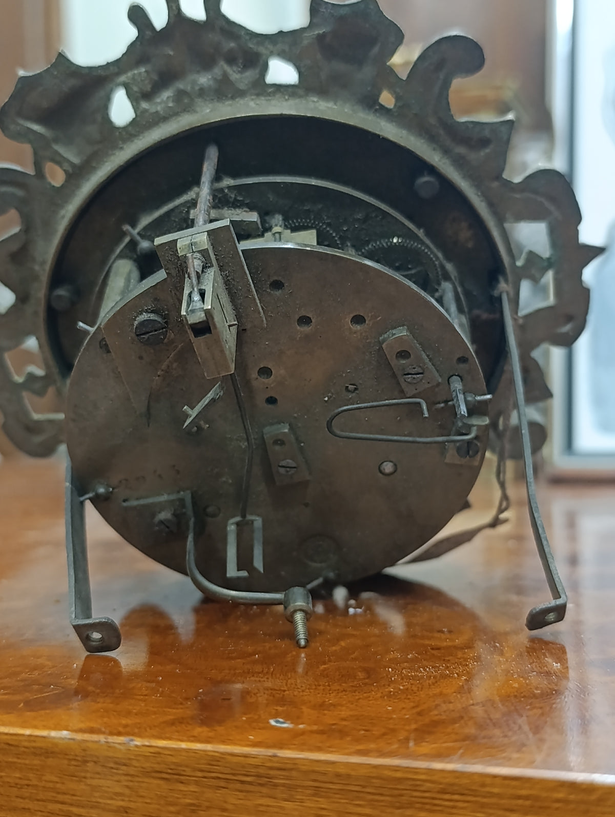 Pendule ancienne style Louis XV – Mouvement Médaille d'Or Paris 1827 à restaurer