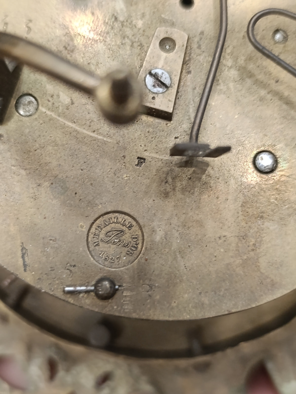 Pendule ancienne style Louis XV – Mouvement Médaille d'Or Paris 1827 à restaurer