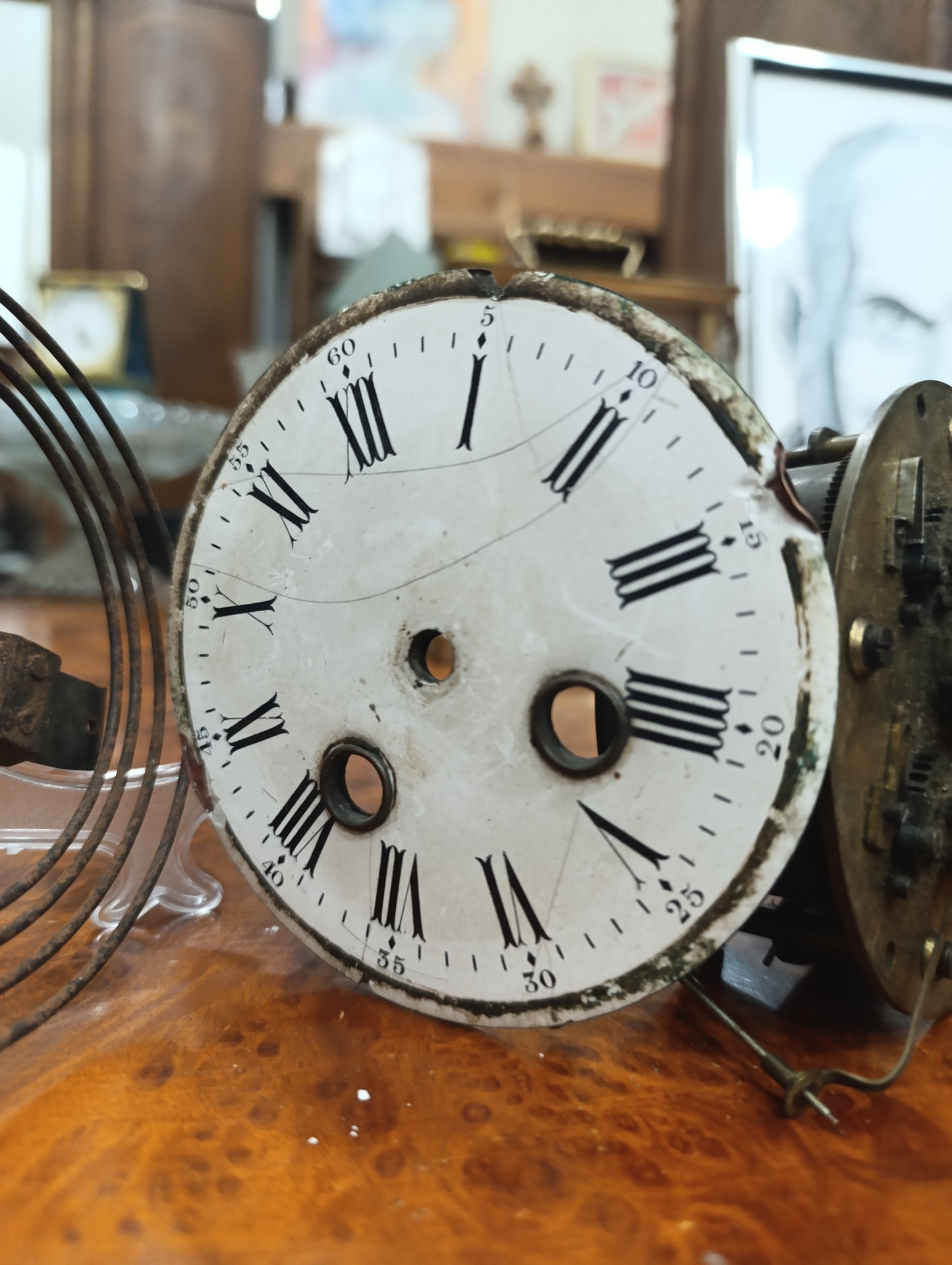 Mouvement de pendule ancienne à balancier avec cadran émaillé – Pour restauration