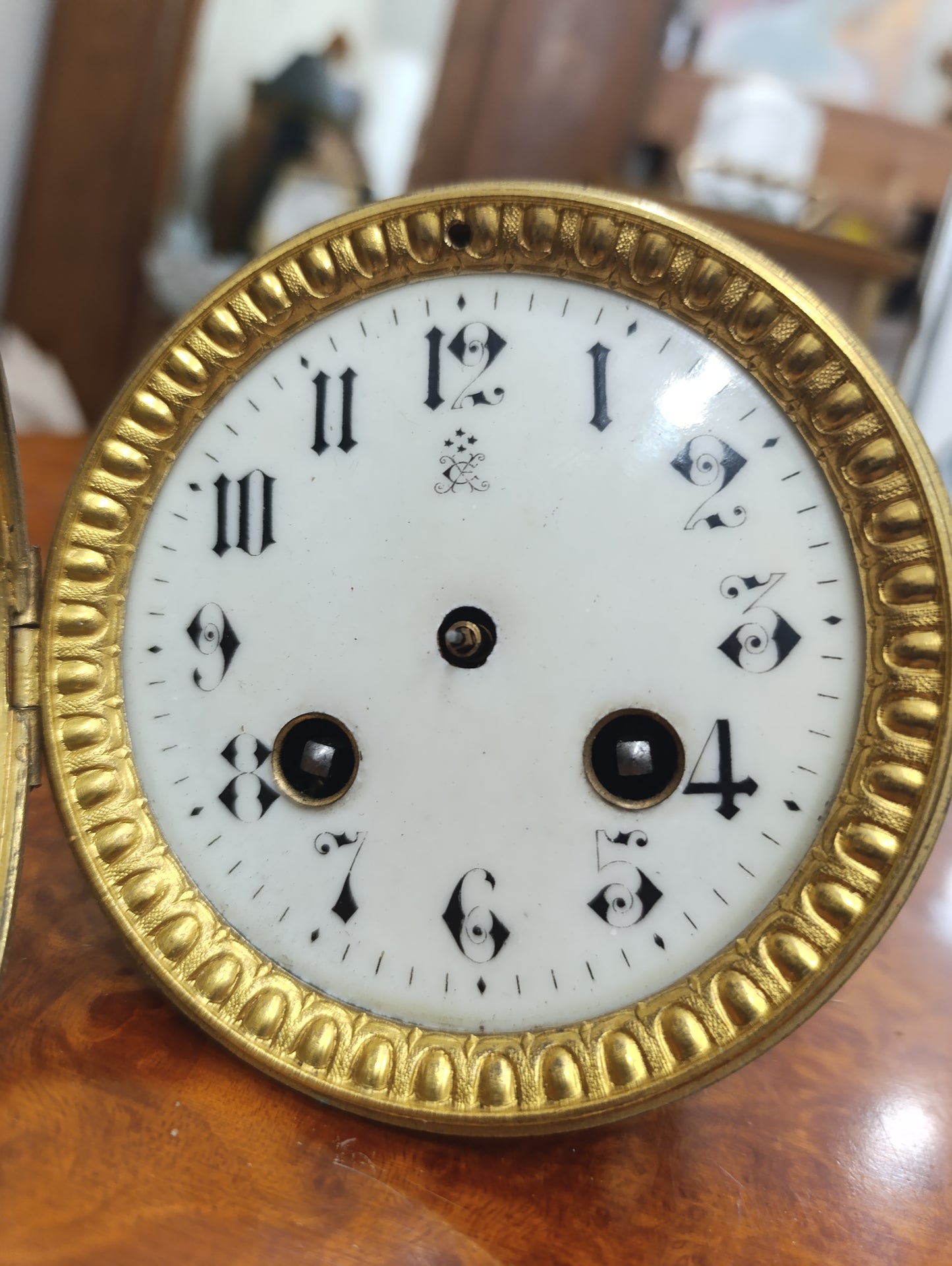 Mouvement de pendule ancienne avec cadran émaillé, lunette en laiton et verre – 8,3 cm – Pour restauration
