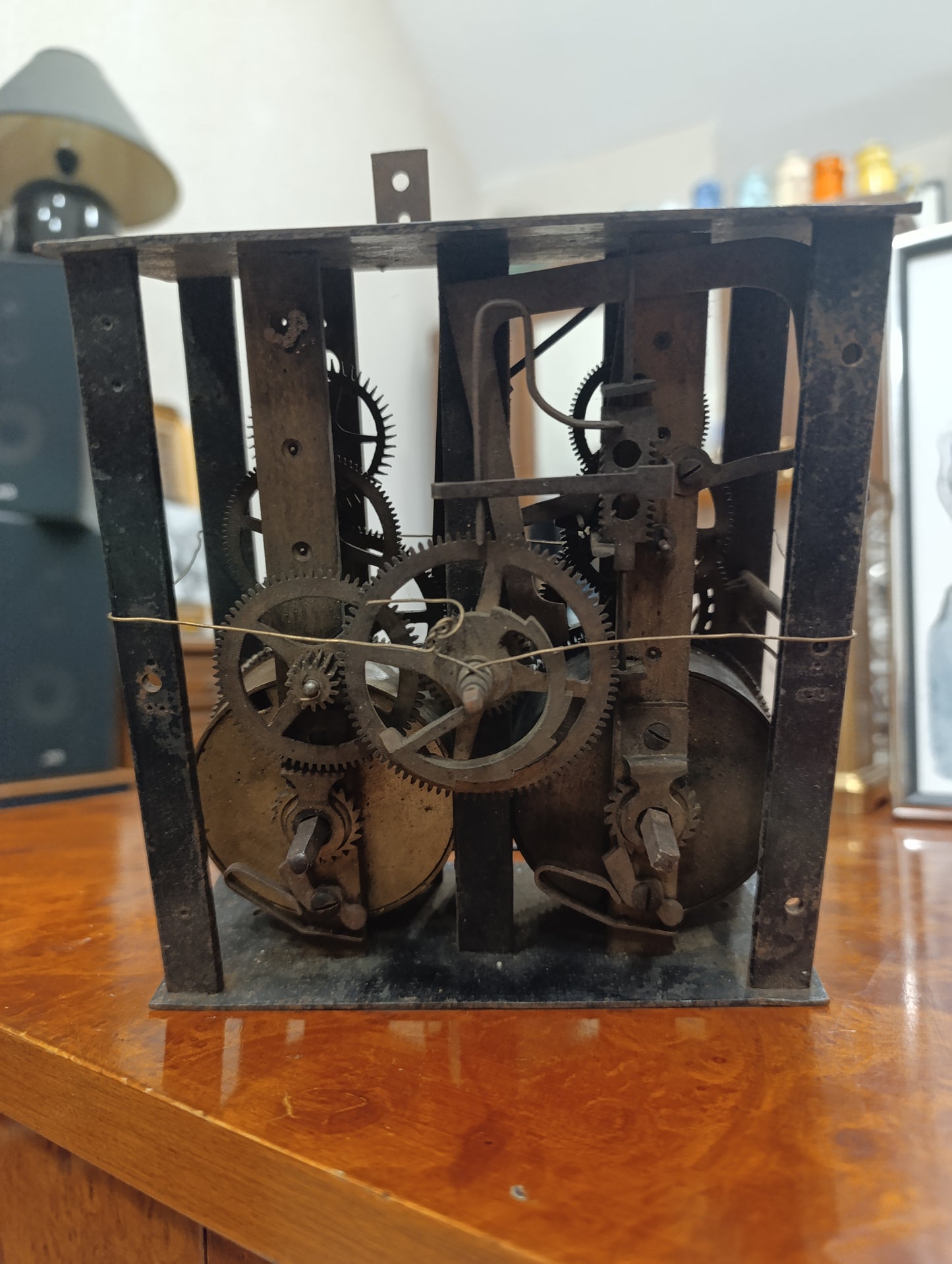 Mouvement ancien de pendule comtoise 2 trains avec cloche