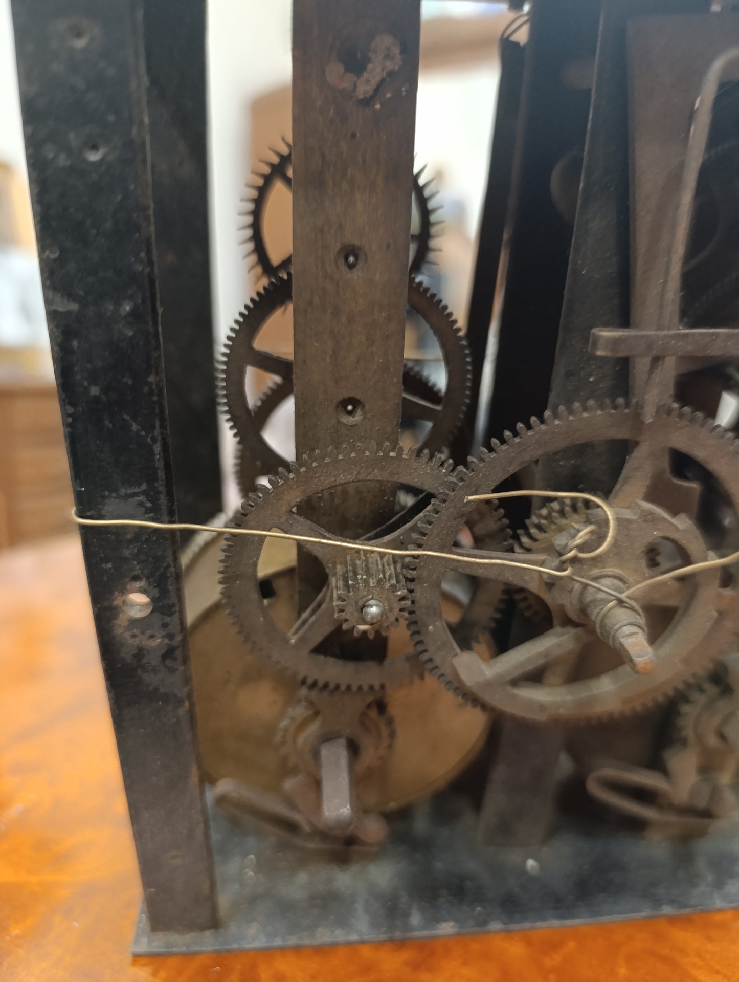 Mouvement ancien de pendule comtoise 2 trains avec cloche