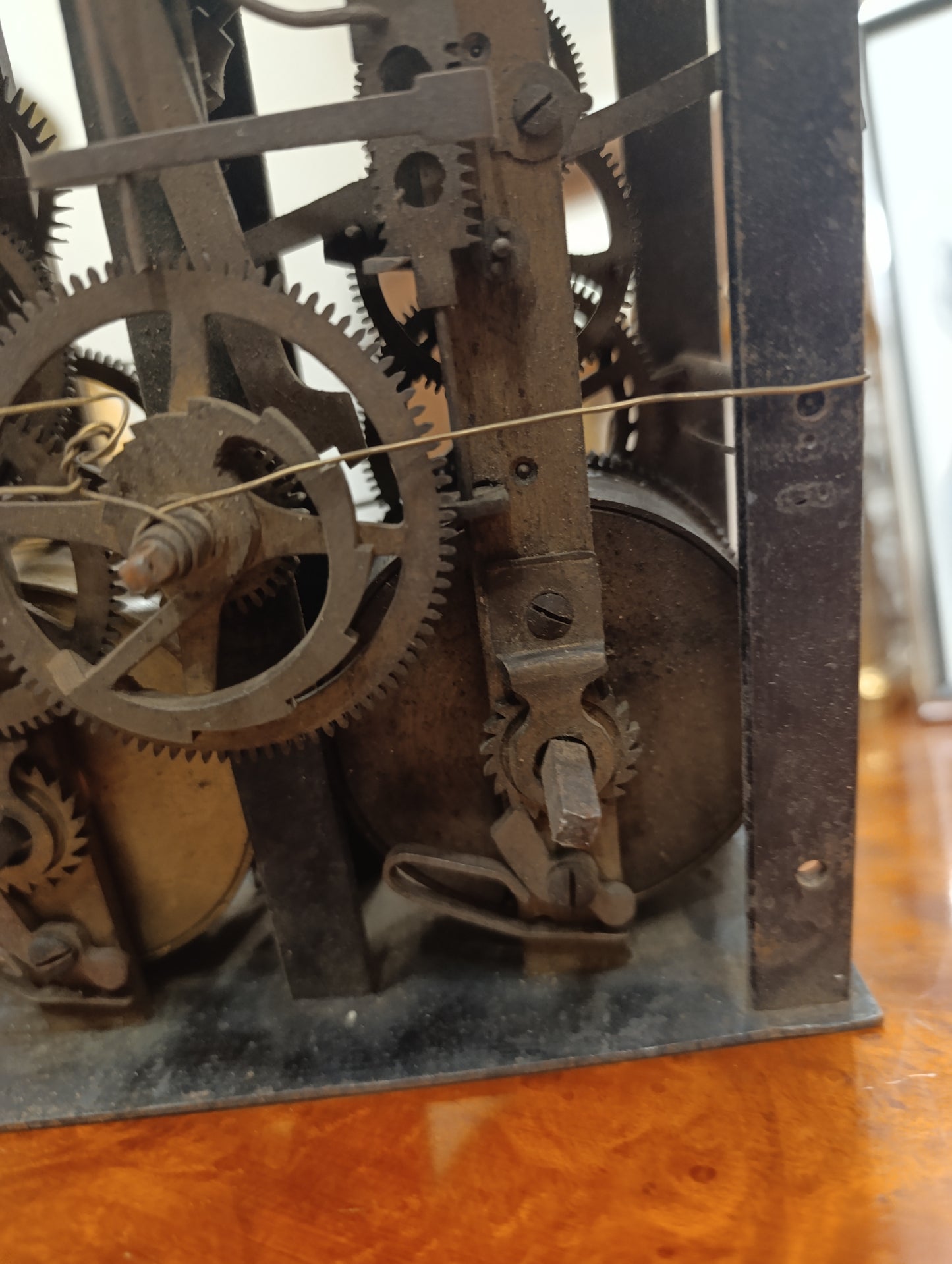 Mouvement ancien de pendule comtoise 2 trains avec cloche