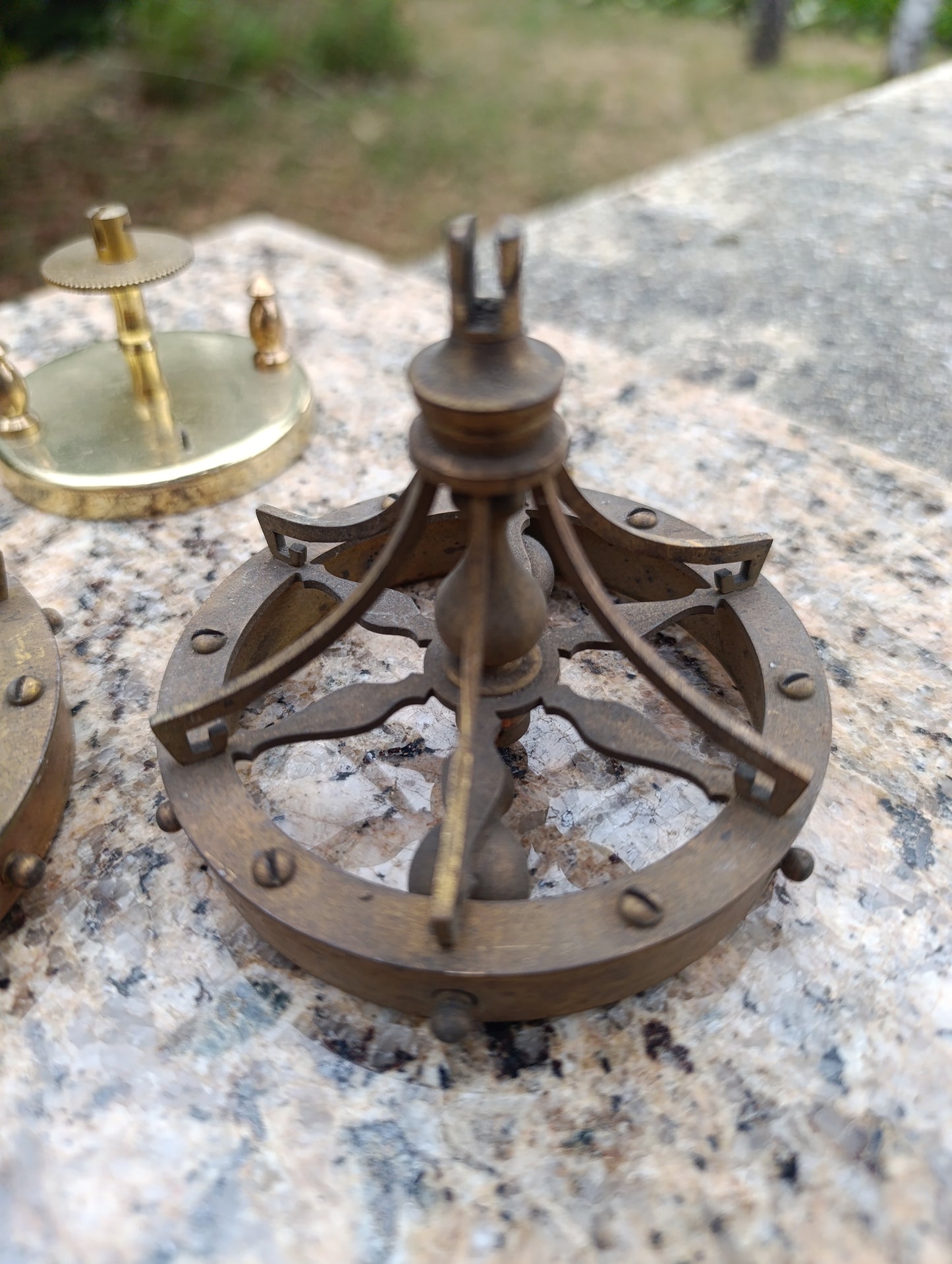 Lot de pièces de balanciers de pendule ancienne en laiton – Horlogerie