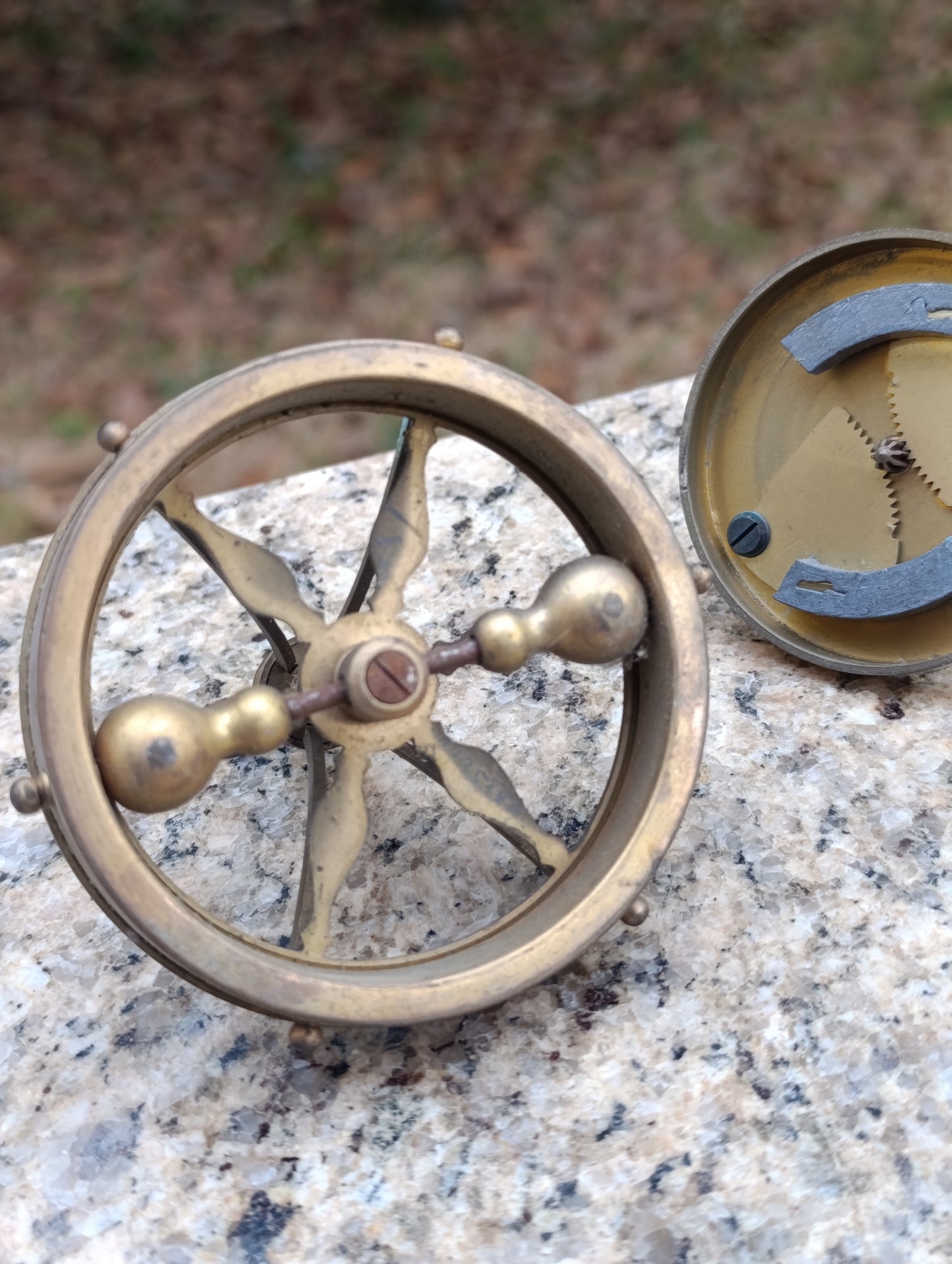 Lot de pièces de balanciers de pendule ancienne en laiton – Horlogerie