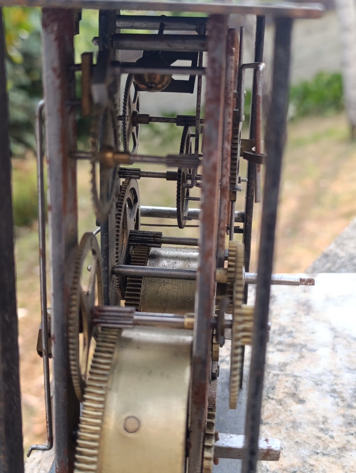 Ancien mouvement de pendule mécanique à deux barillets avec aiguilles – Pour pièces ou restauration