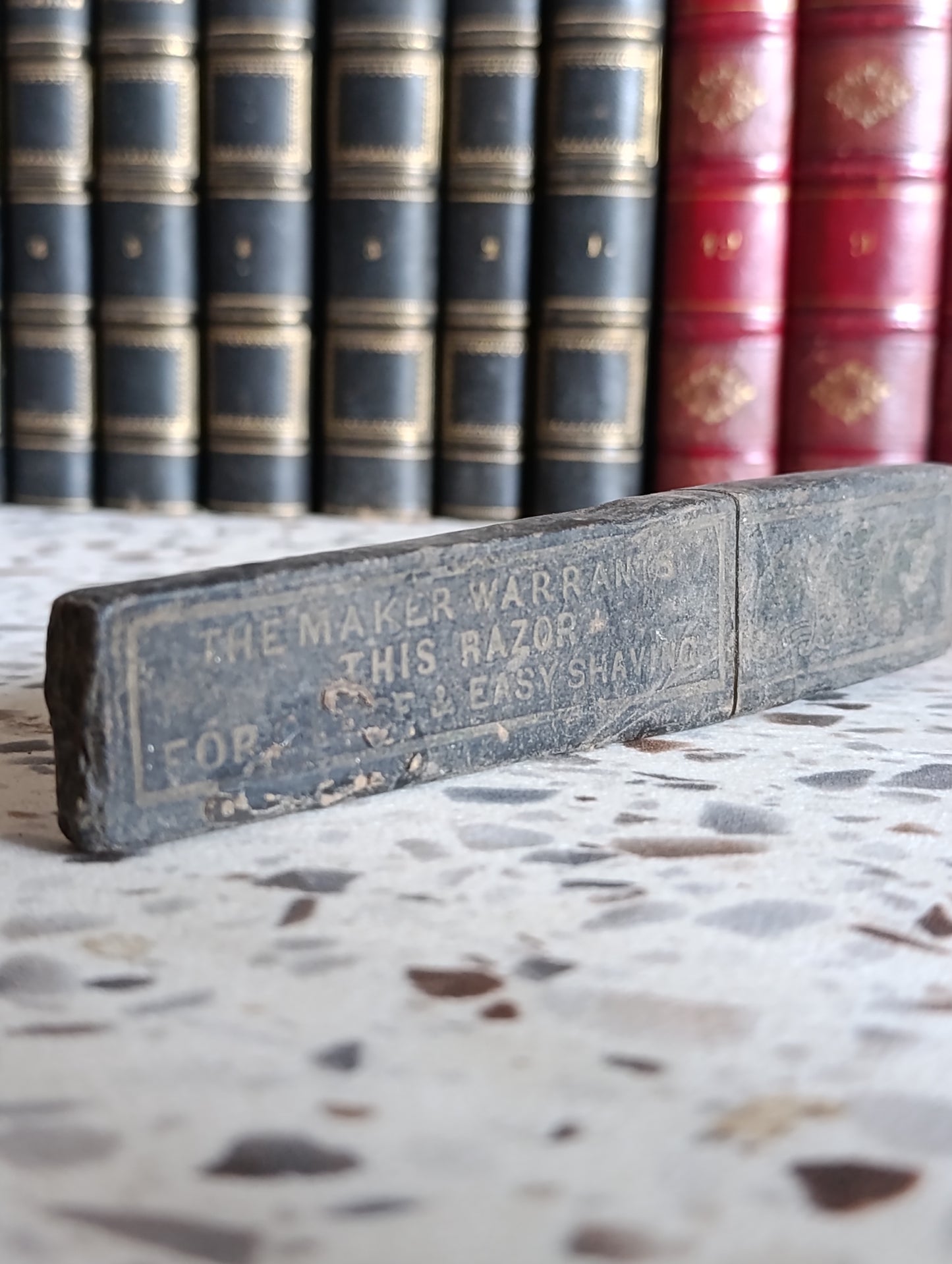 Ancien rasoir coupe-chou avec boîte d’origine – rasoir droit de barbier