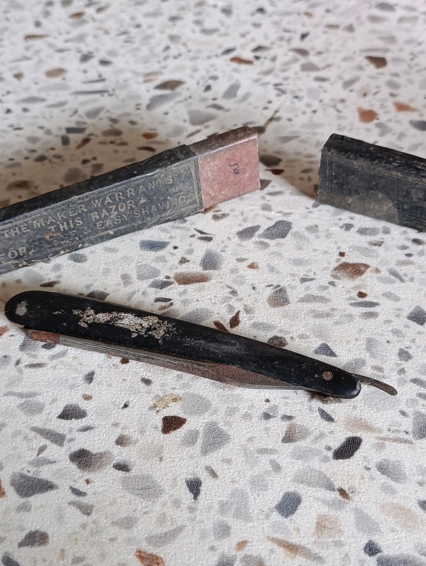 Ancien rasoir coupe-chou avec boîte d’origine – rasoir droit de barbier