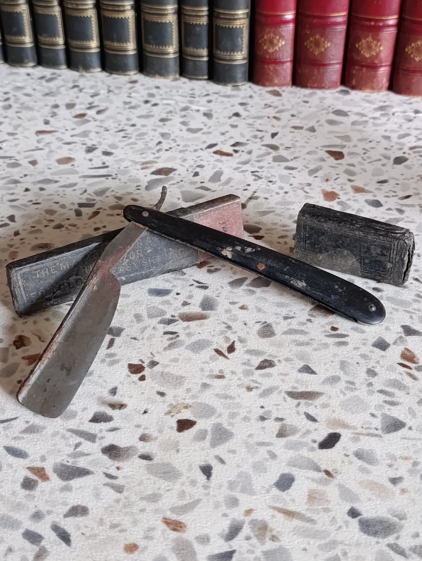 Ancien rasoir coupe-chou avec boîte d’origine – rasoir droit de barbier