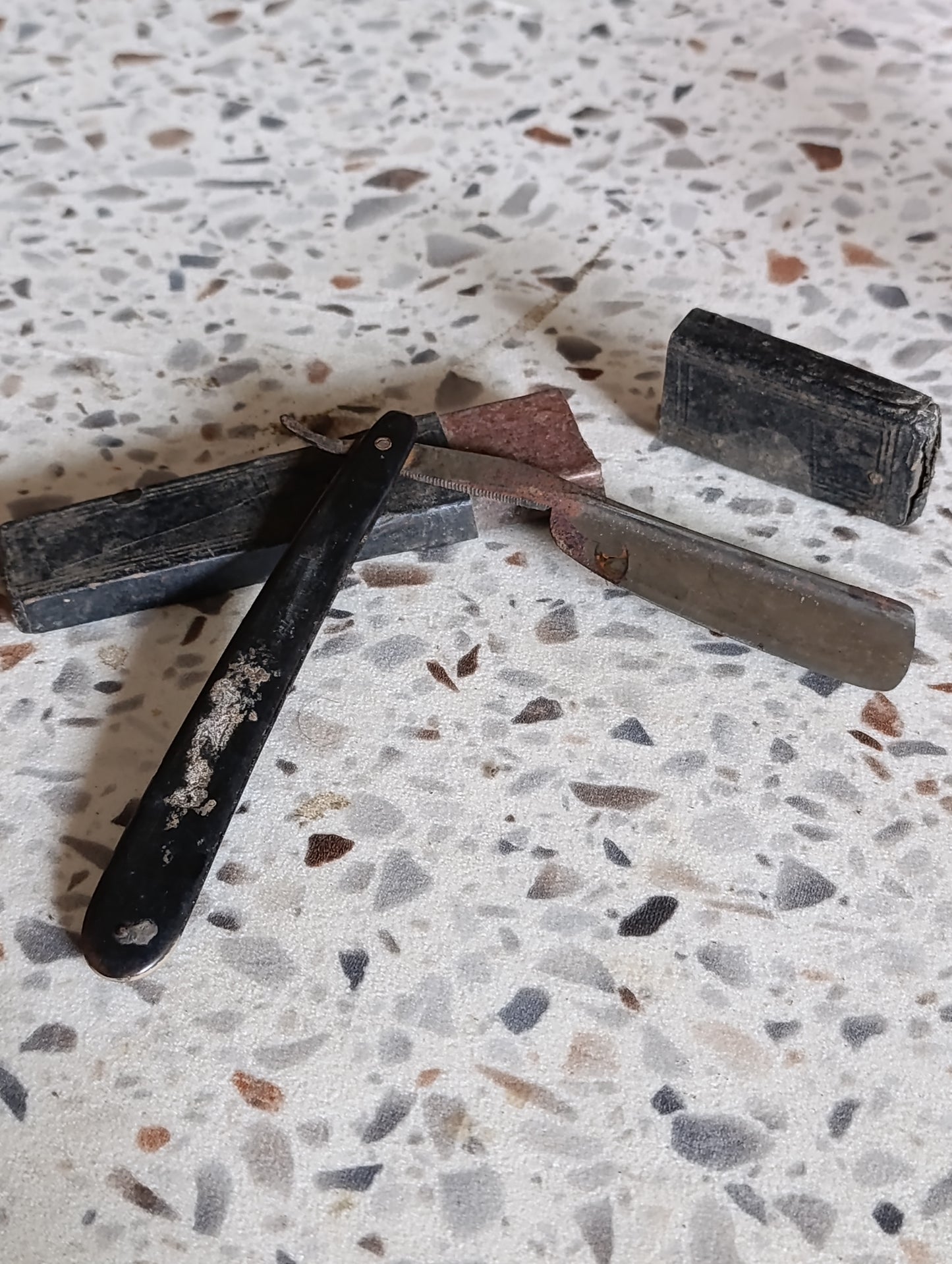 Ancien rasoir coupe-chou avec boîte d’origine – rasoir droit de barbier