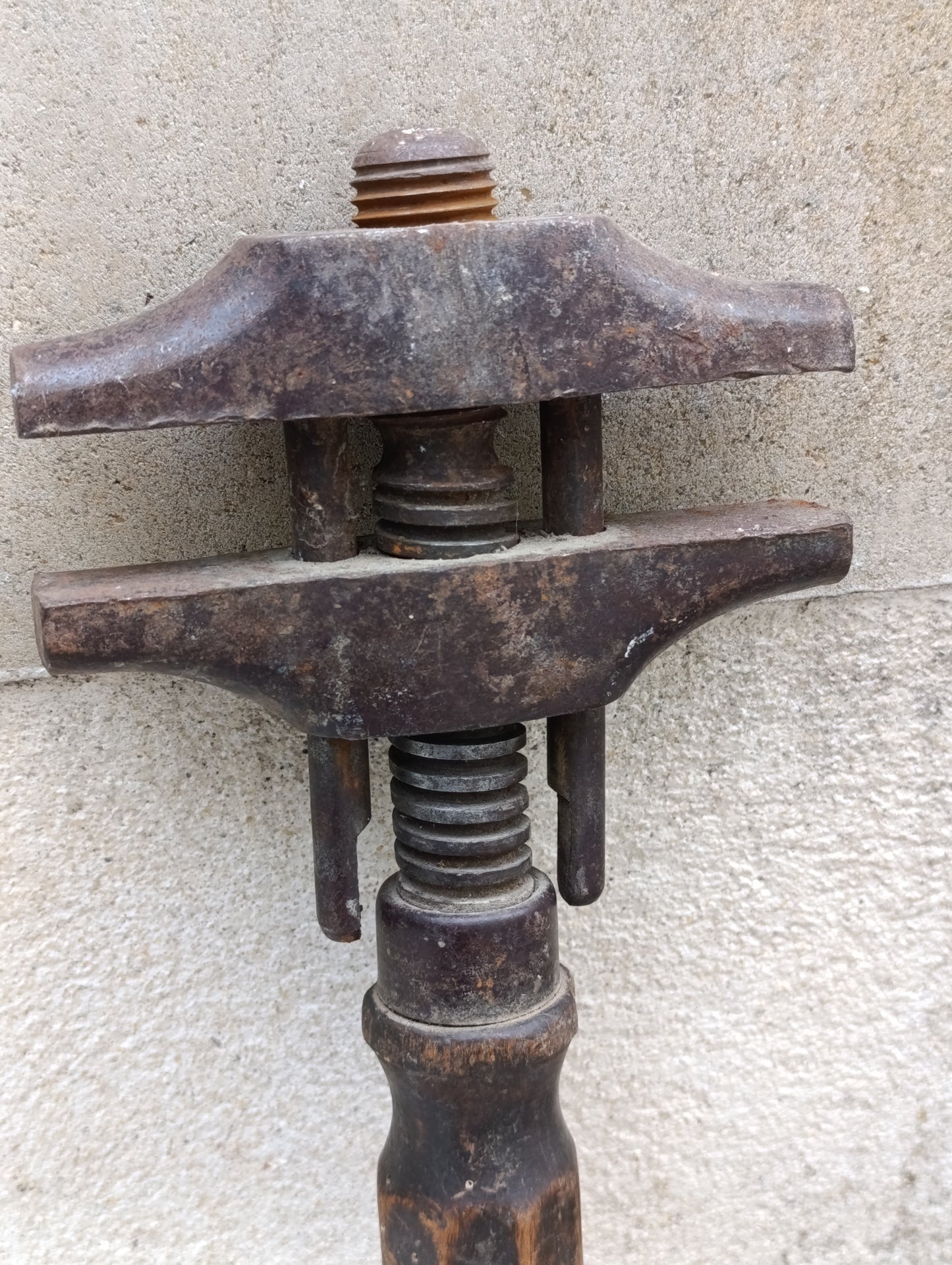 Ancienne presse à vis en bois – grand serre-joint de menuisier 42 cm – outil ancien