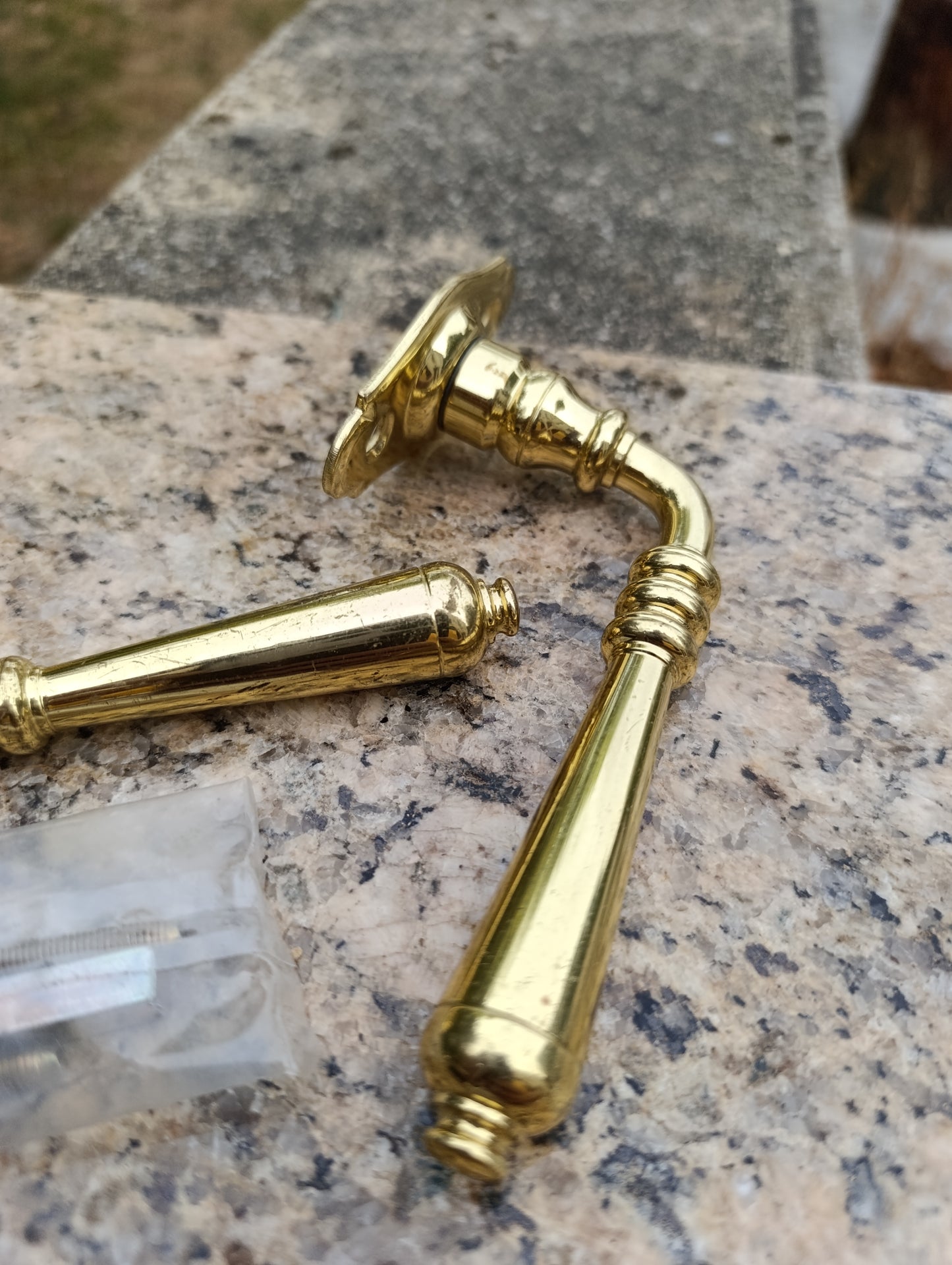 Paire de poignées de porte en laiton doré style classique – entraxe 4,2 cm