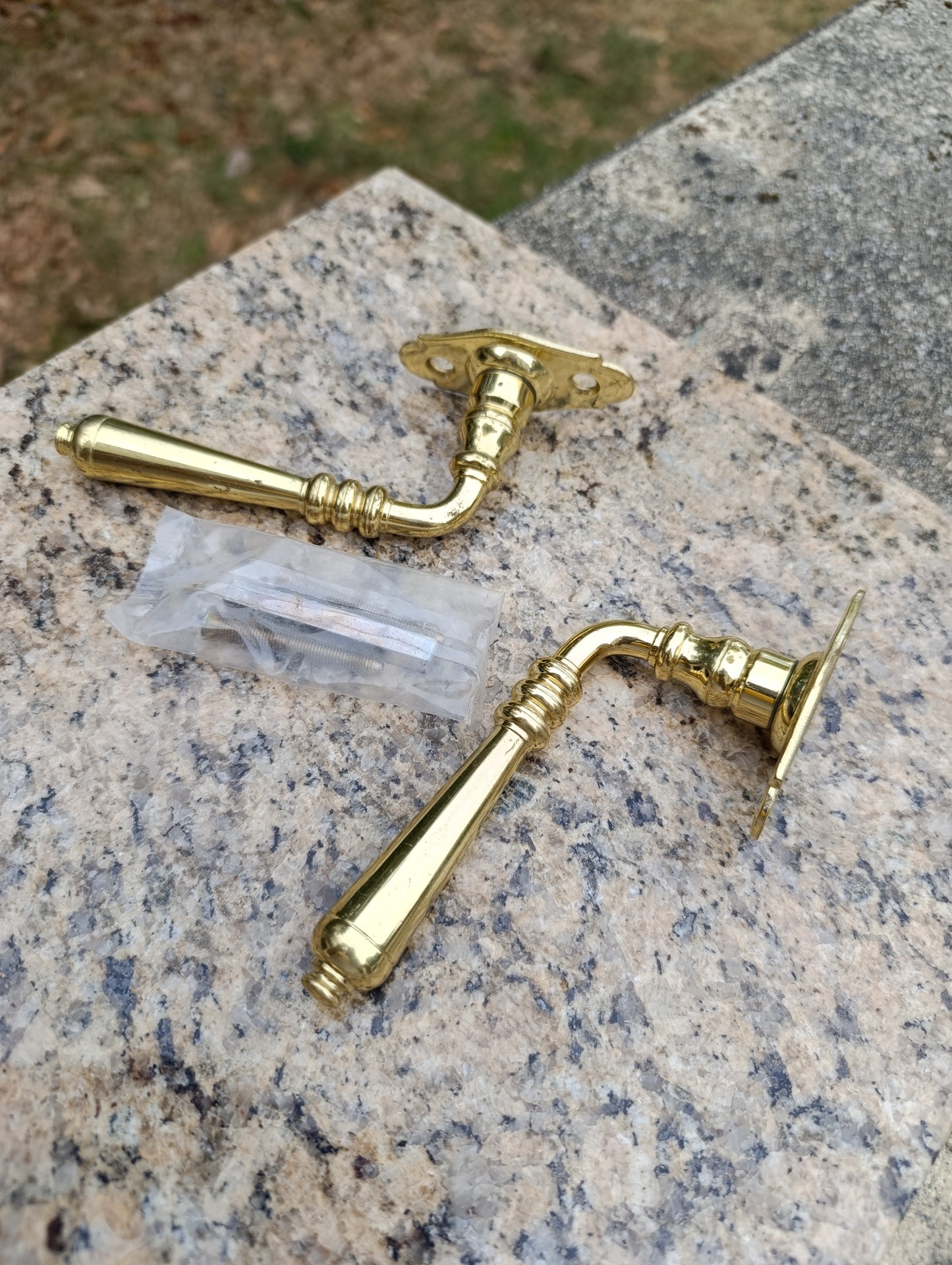 Paire de poignées de porte en laiton doré style classique – entraxe 4,2 cm