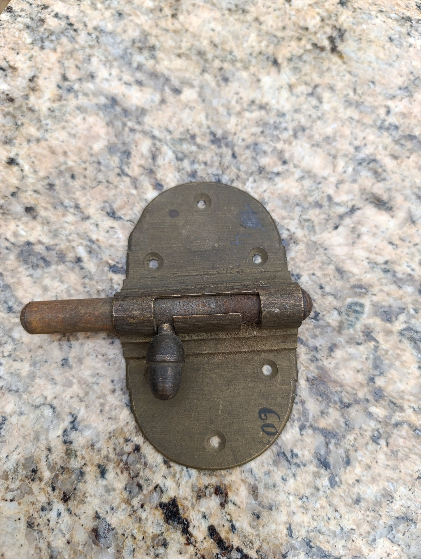 Ancienne targette verrou à coulisse en laiton – pêne acier – quincaillerie de porte