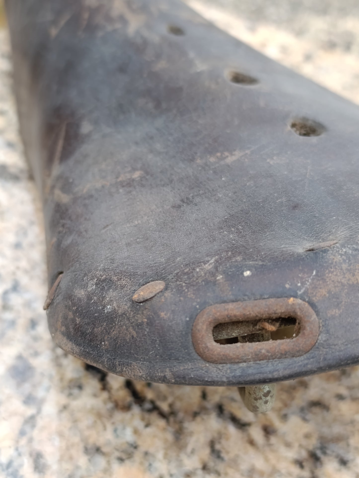 Ancienne selle de vélo en cuir Henri Gautier – bicyclette vintage cyclisme ancien